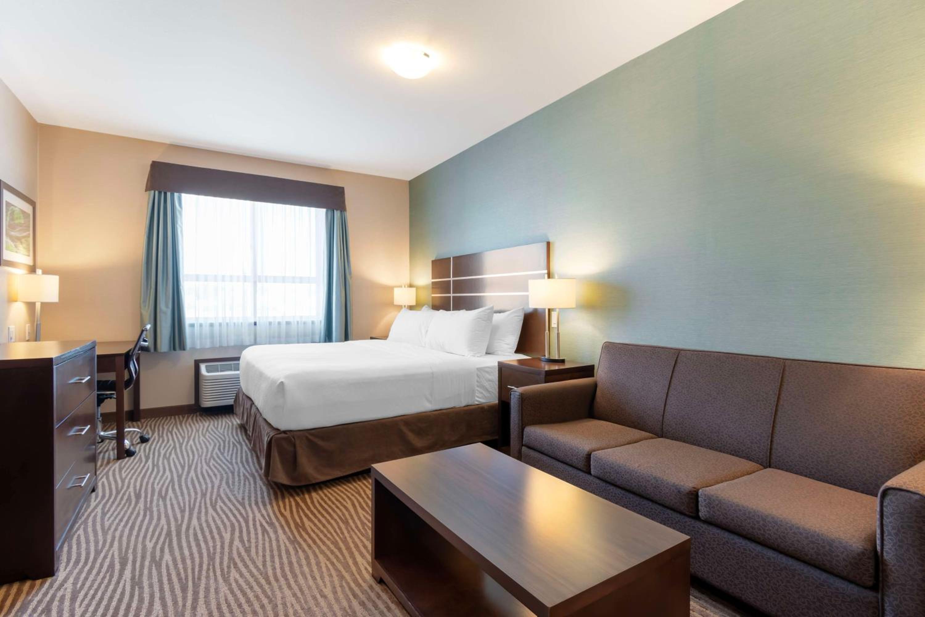 King Room with Sofa Bed - Non-Smoking