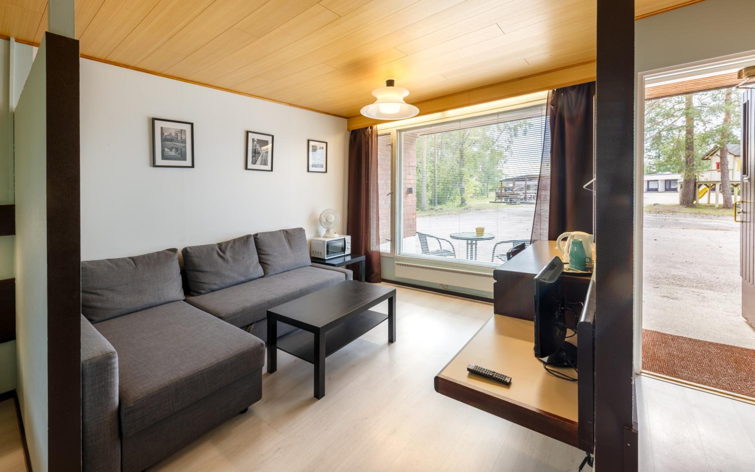 Bungalow with Patio photo 3
