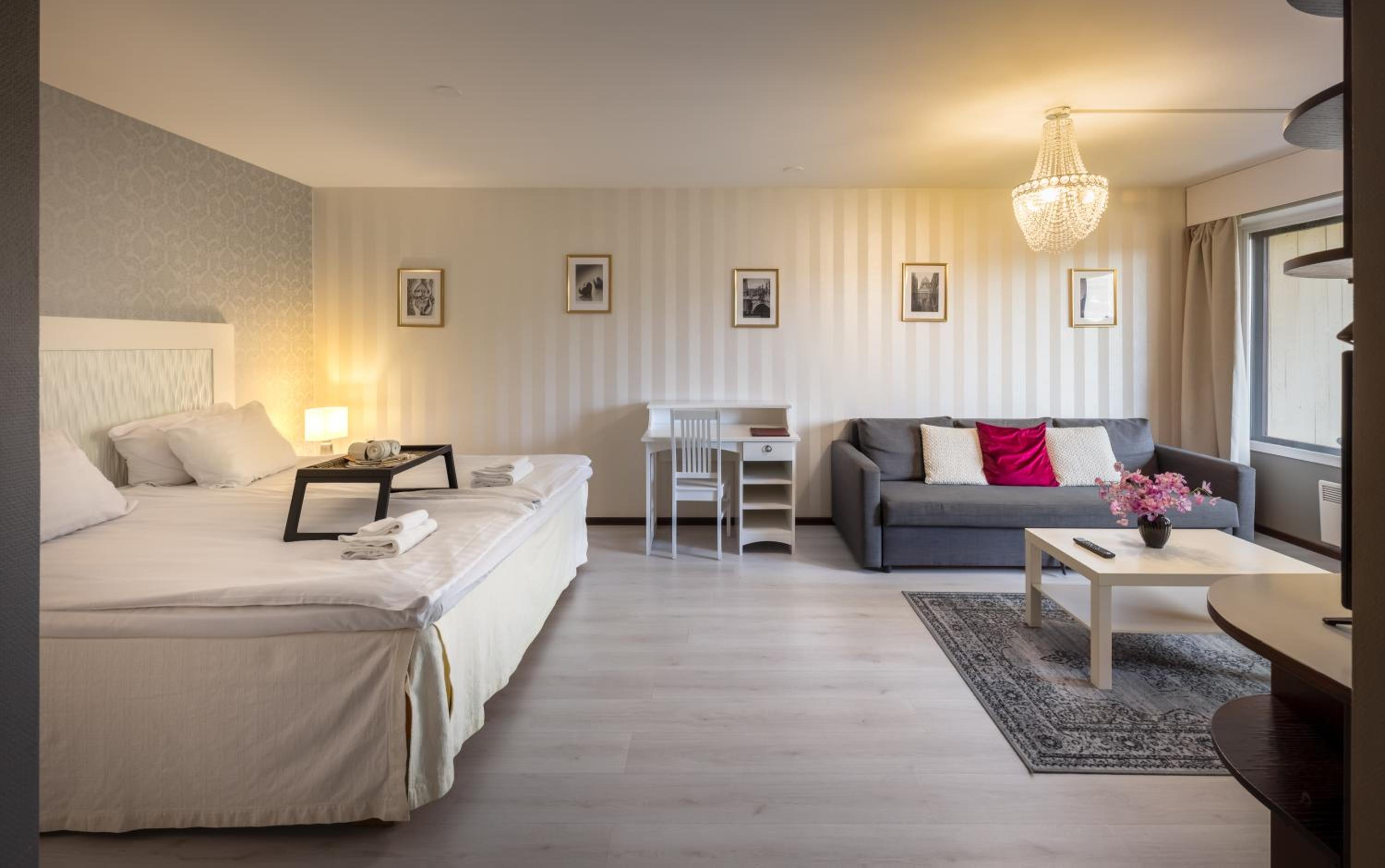 Suite with Balcony photo 1