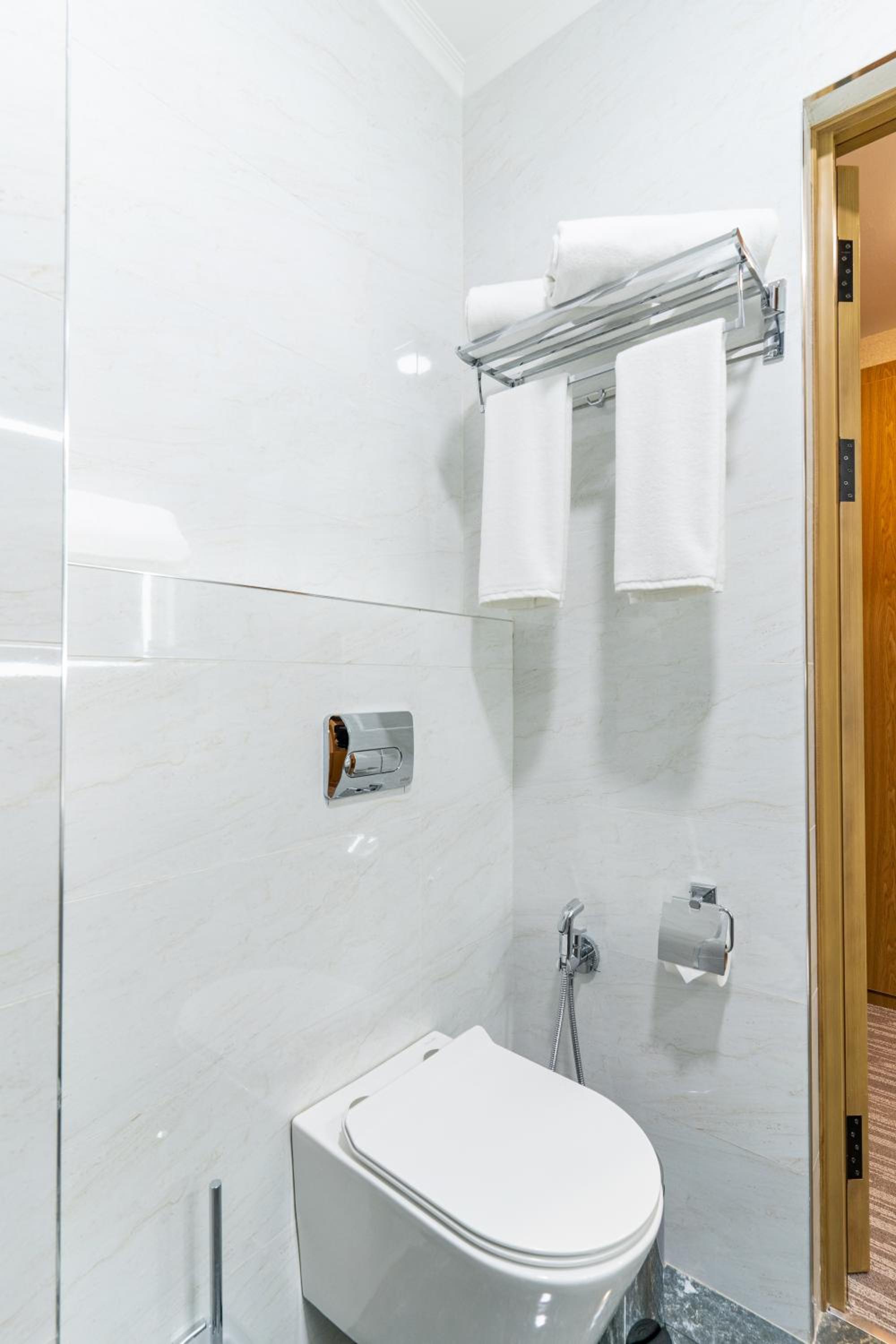 Deluxe Double Room with Balcony - Photo 2