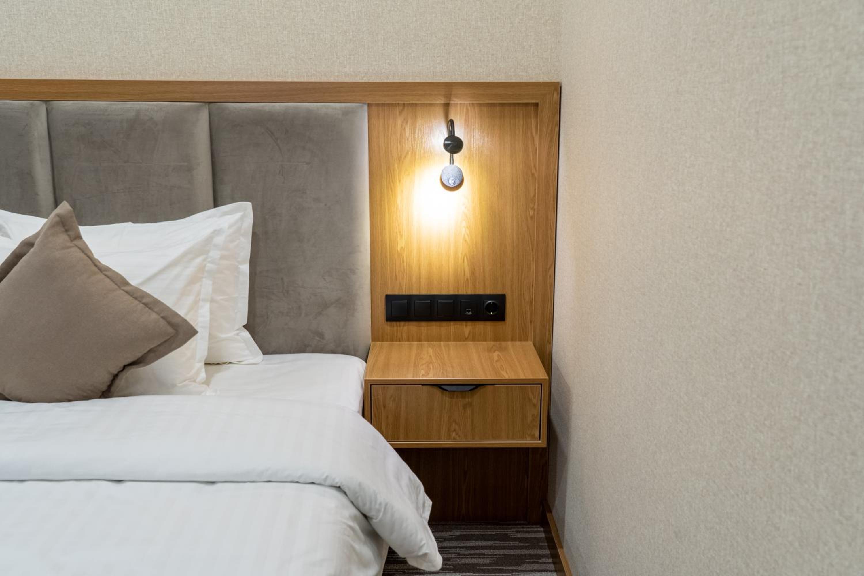 Deluxe Double Room with Balcony - Photo 27