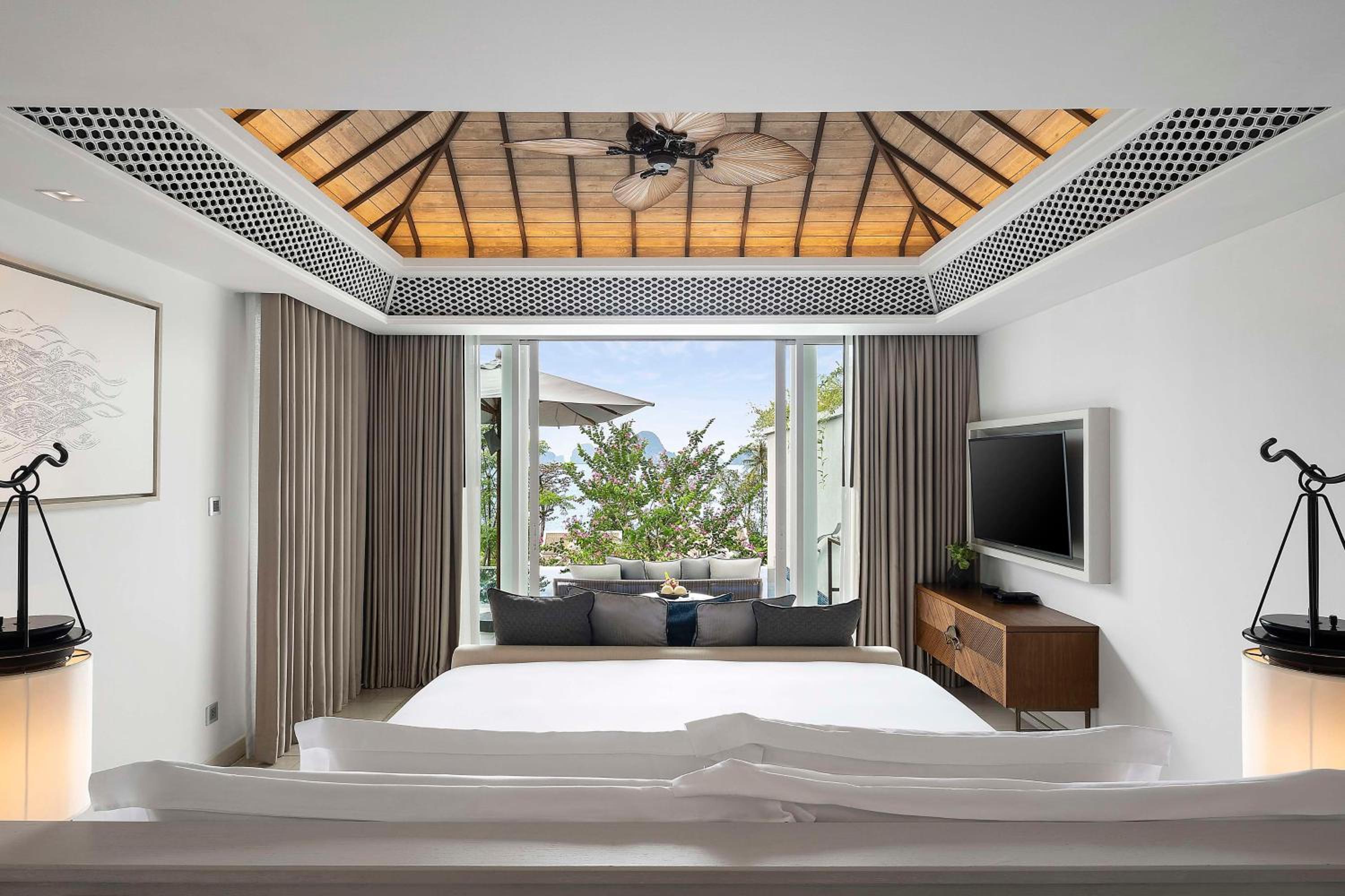 Partial Ocean Pool Suite King - Photo 9