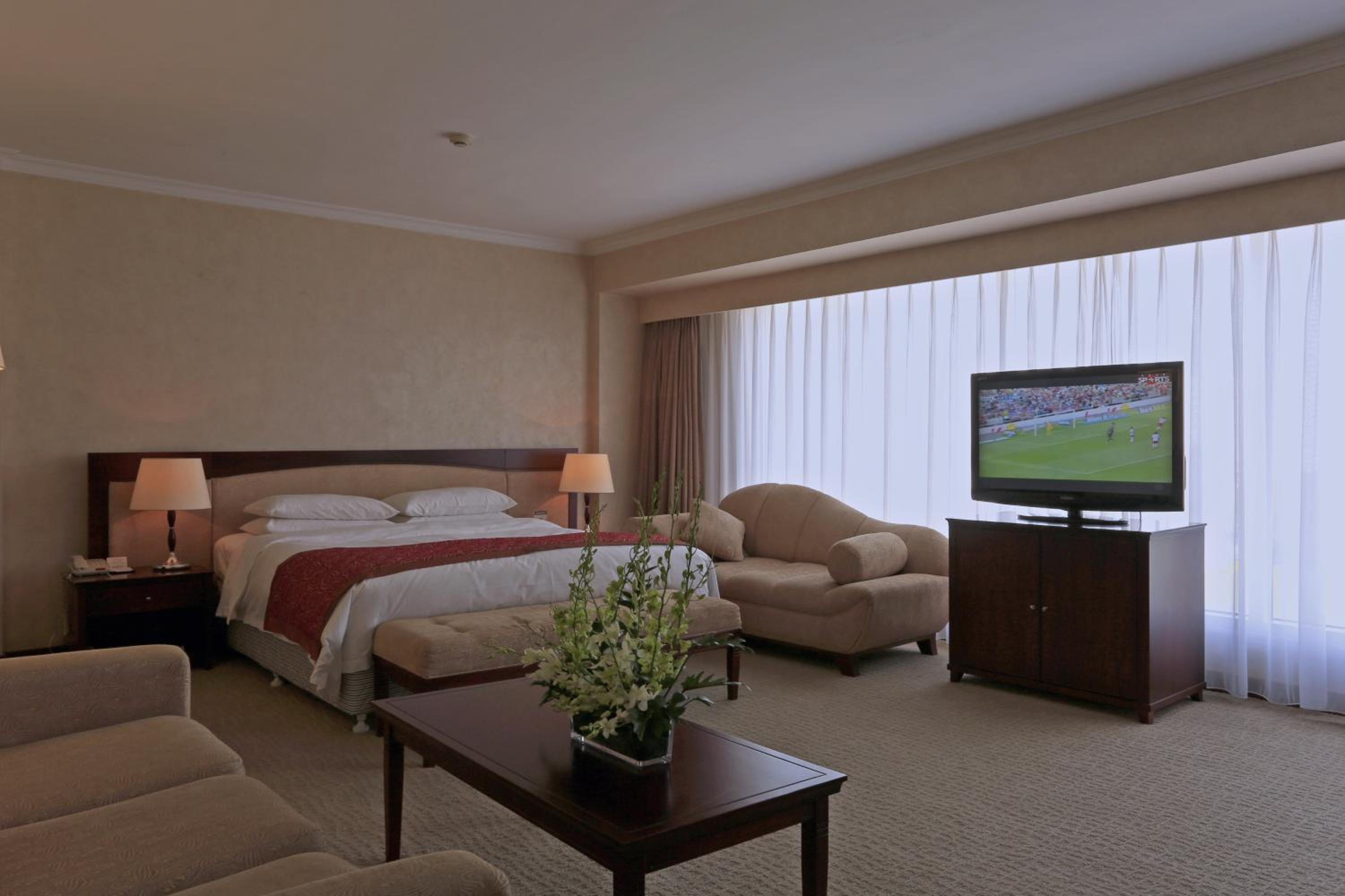 Deluxe Double Room with Park View - Photo 6