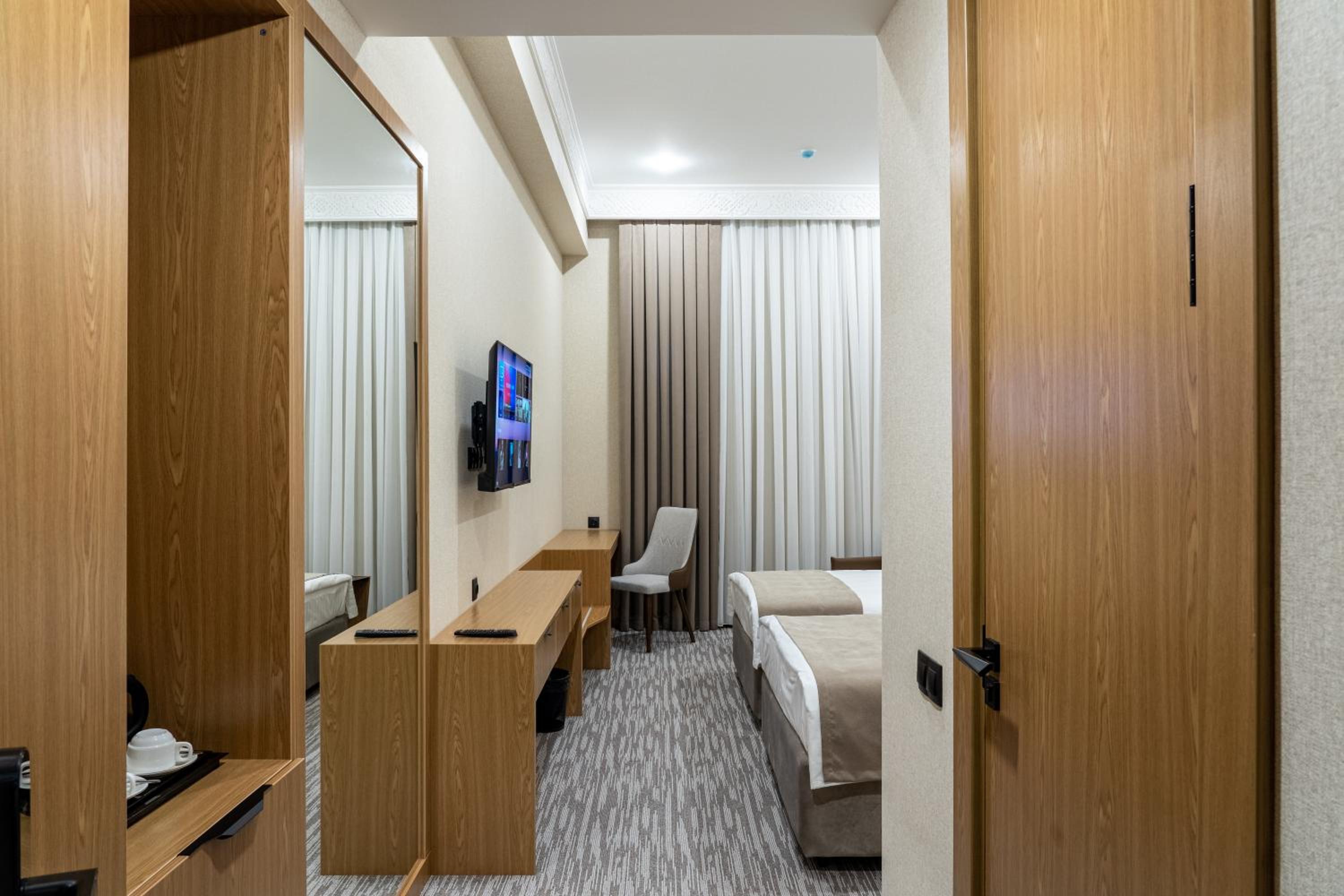 Deluxe Double or Twin Room - Photo 4