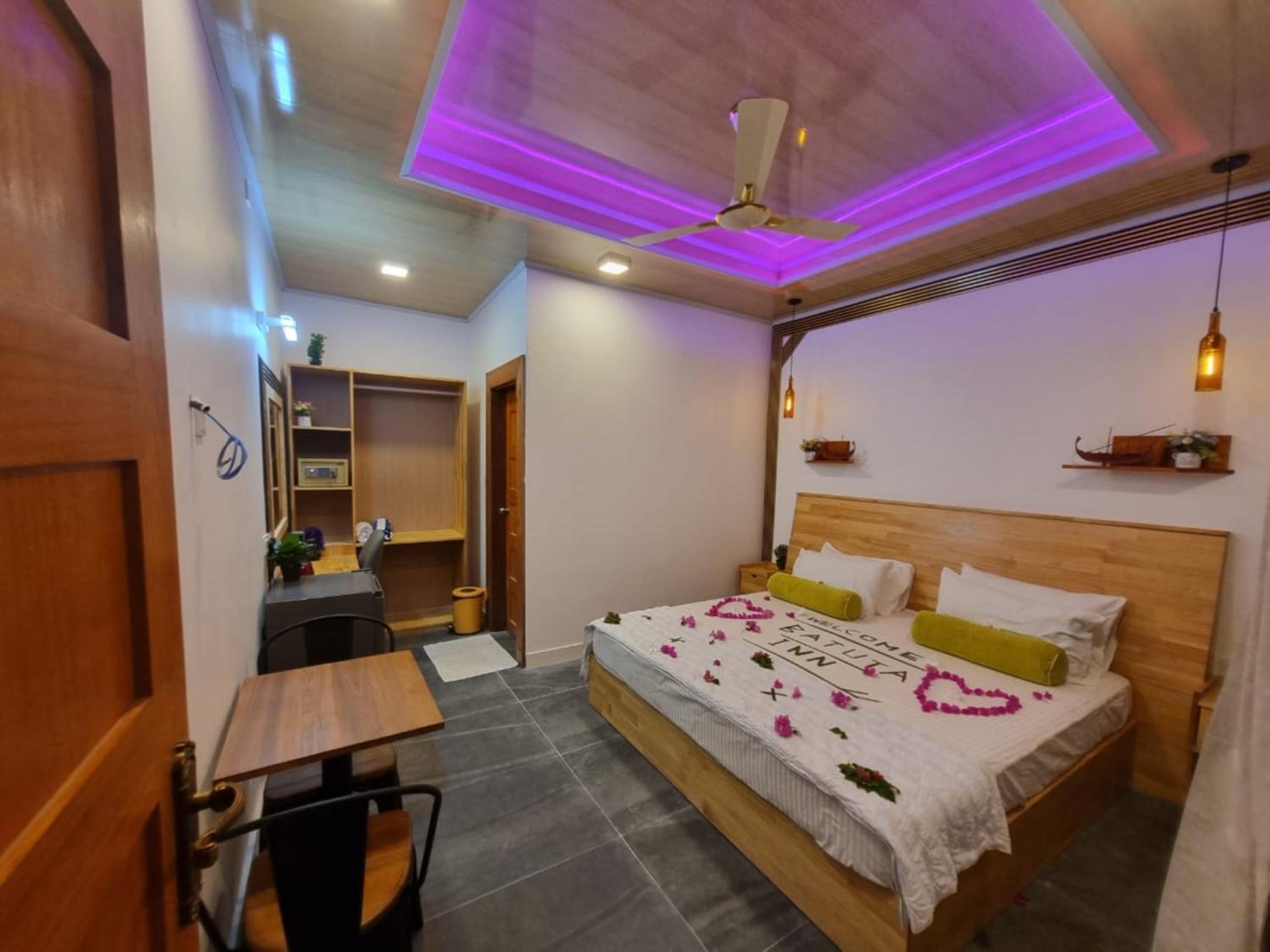 Deluxe Double or Twin Room - Photo 16