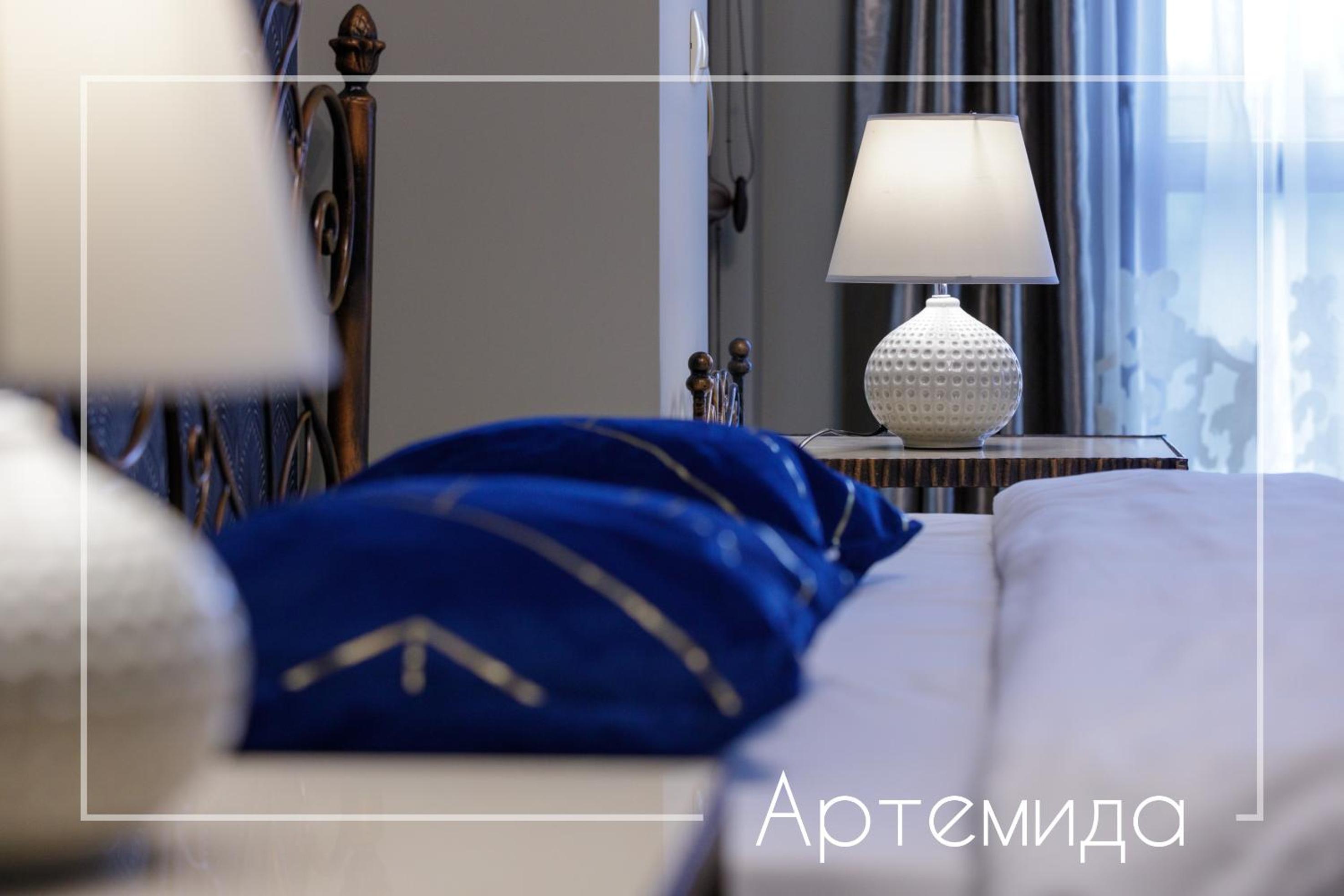 Deluxe Double Room with Balcony - Photo 2