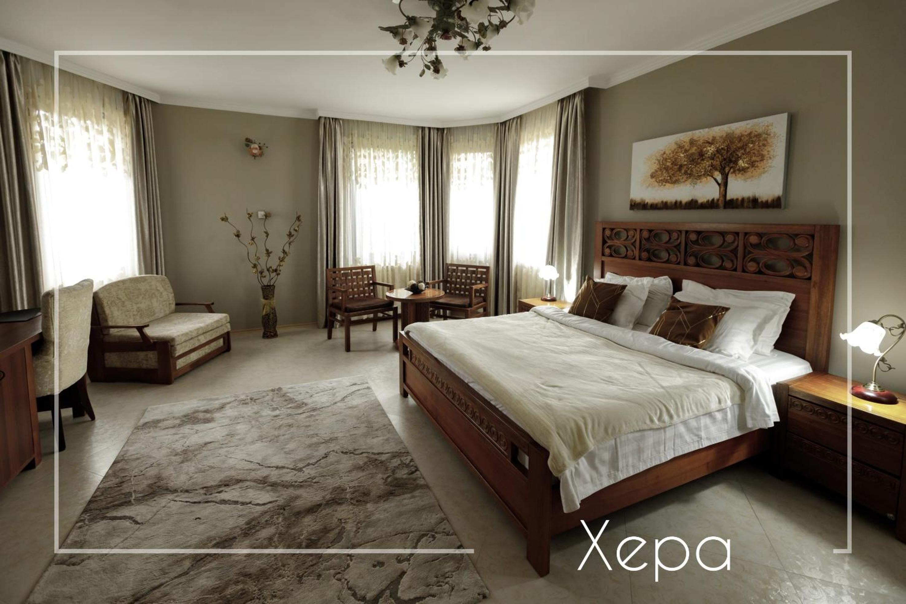 Double Room with Spa Bath photo 3