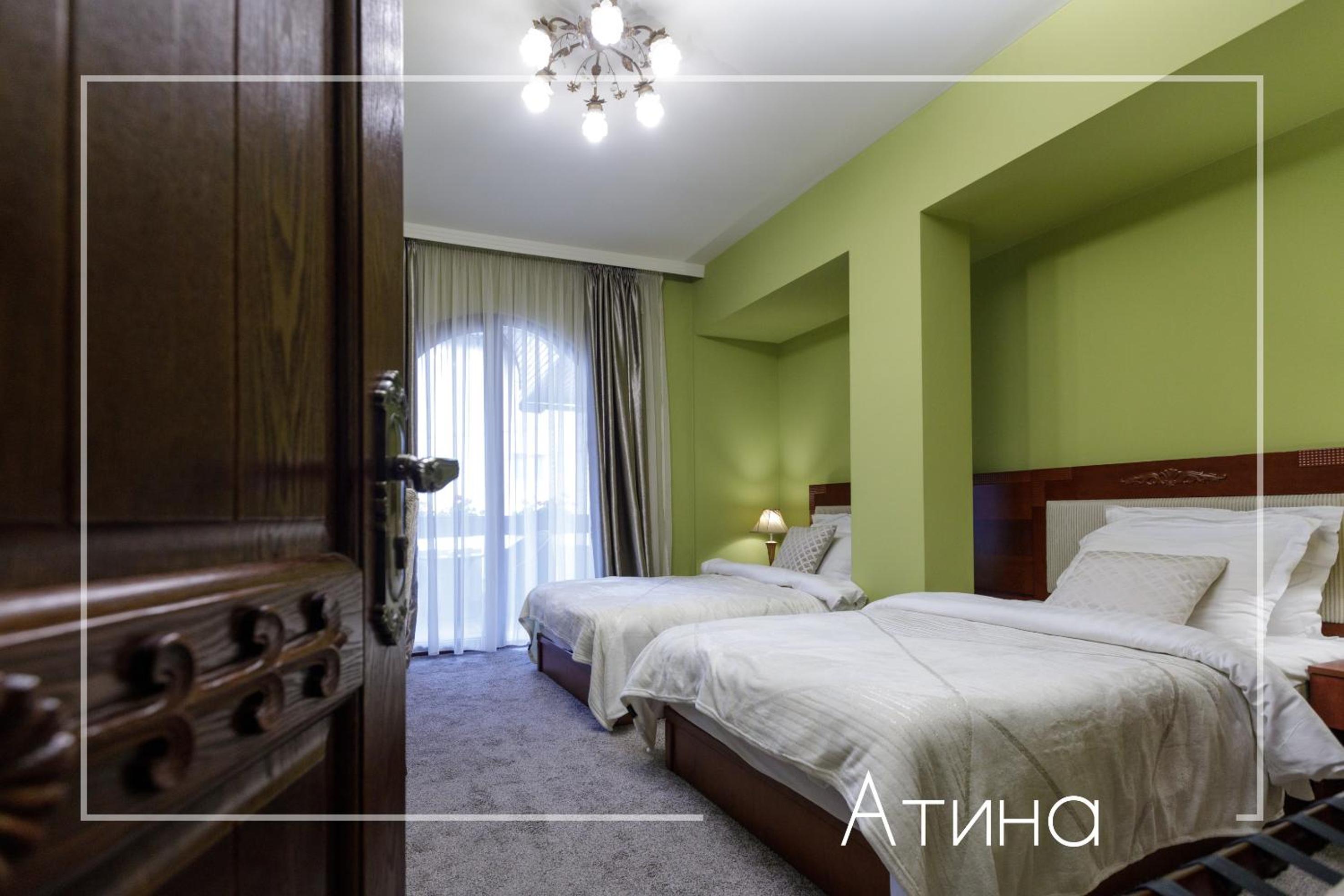 Double Room with Balcony - Photo 1