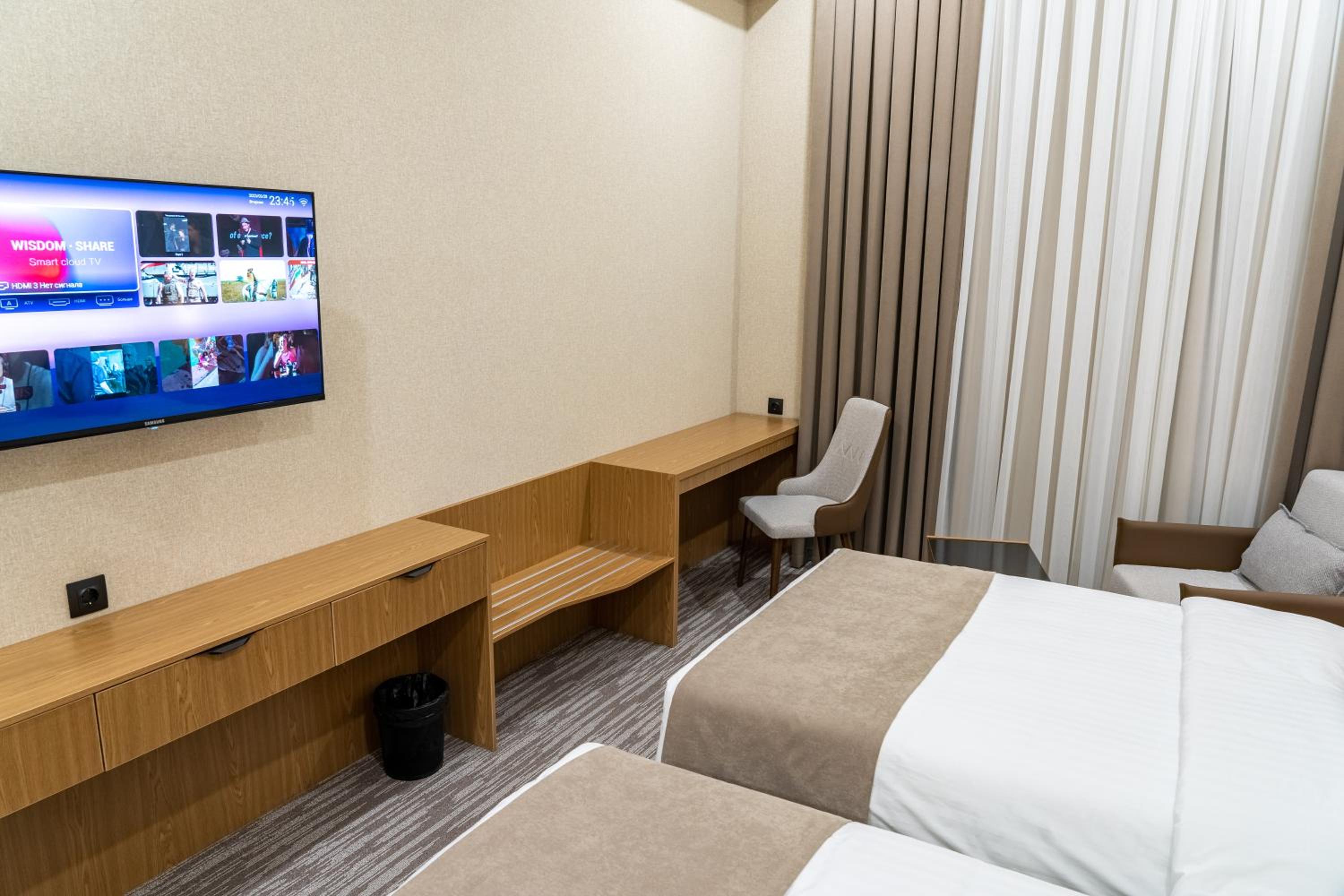 Deluxe Double or Twin Room - Photo 19
