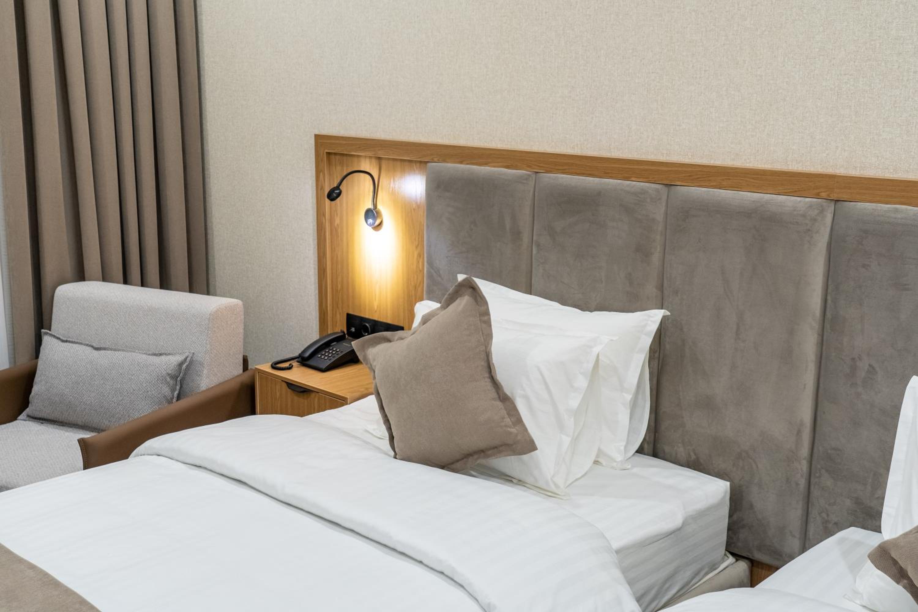 Deluxe Double or Twin Room - Photo 21