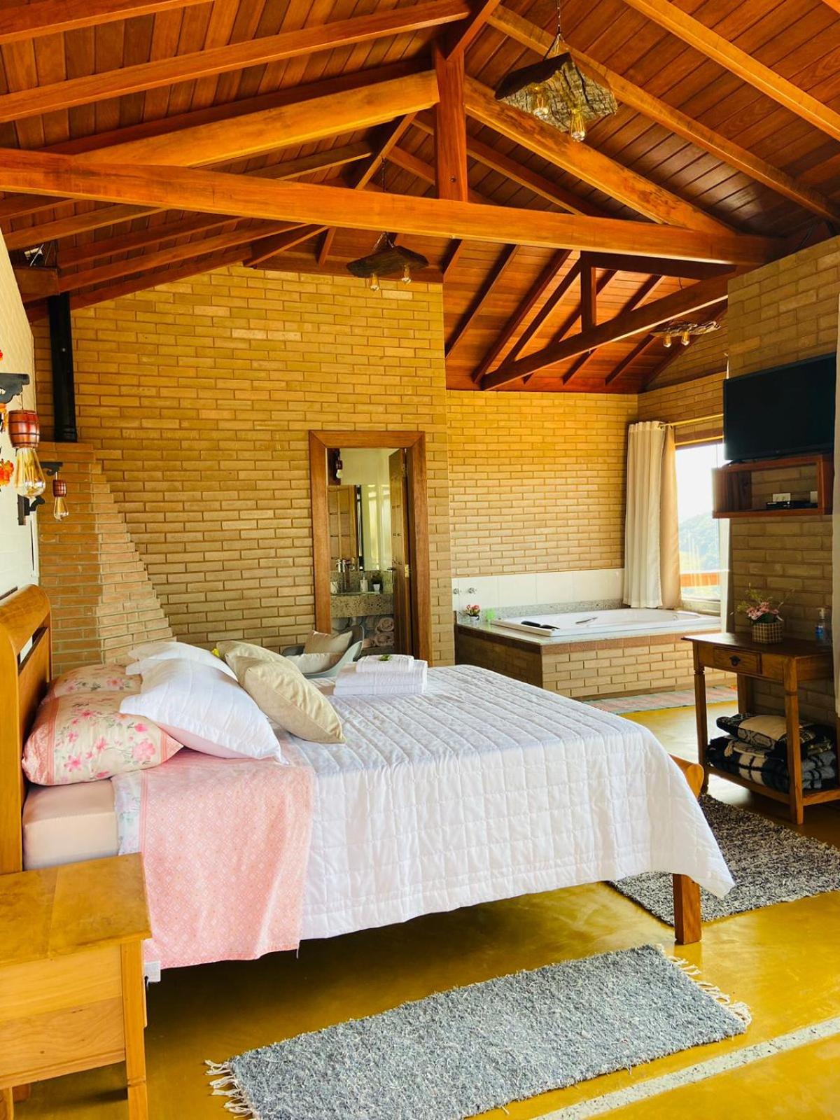 Deluxe Suite with Spa Bath