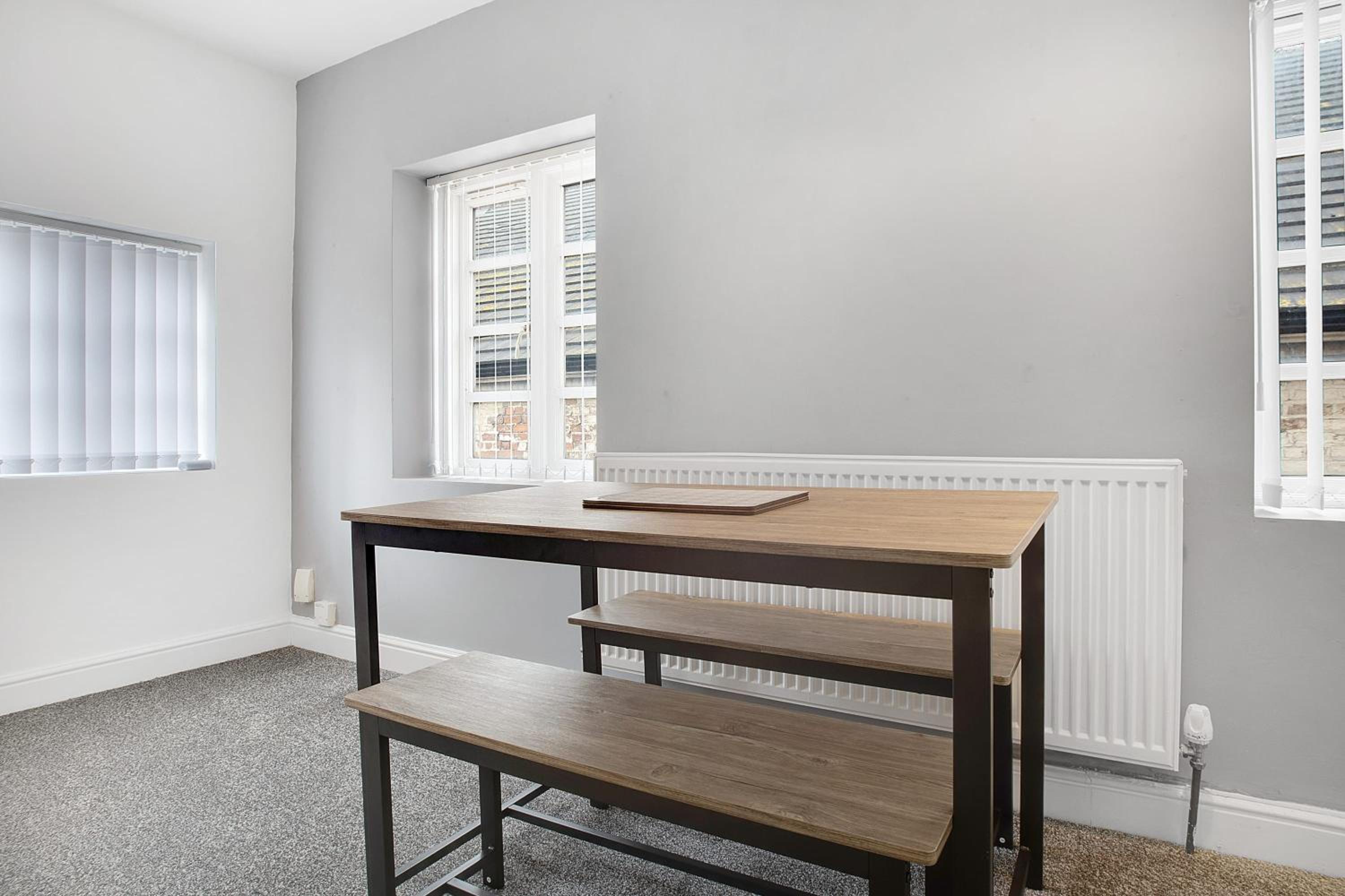 Apartment photo 2