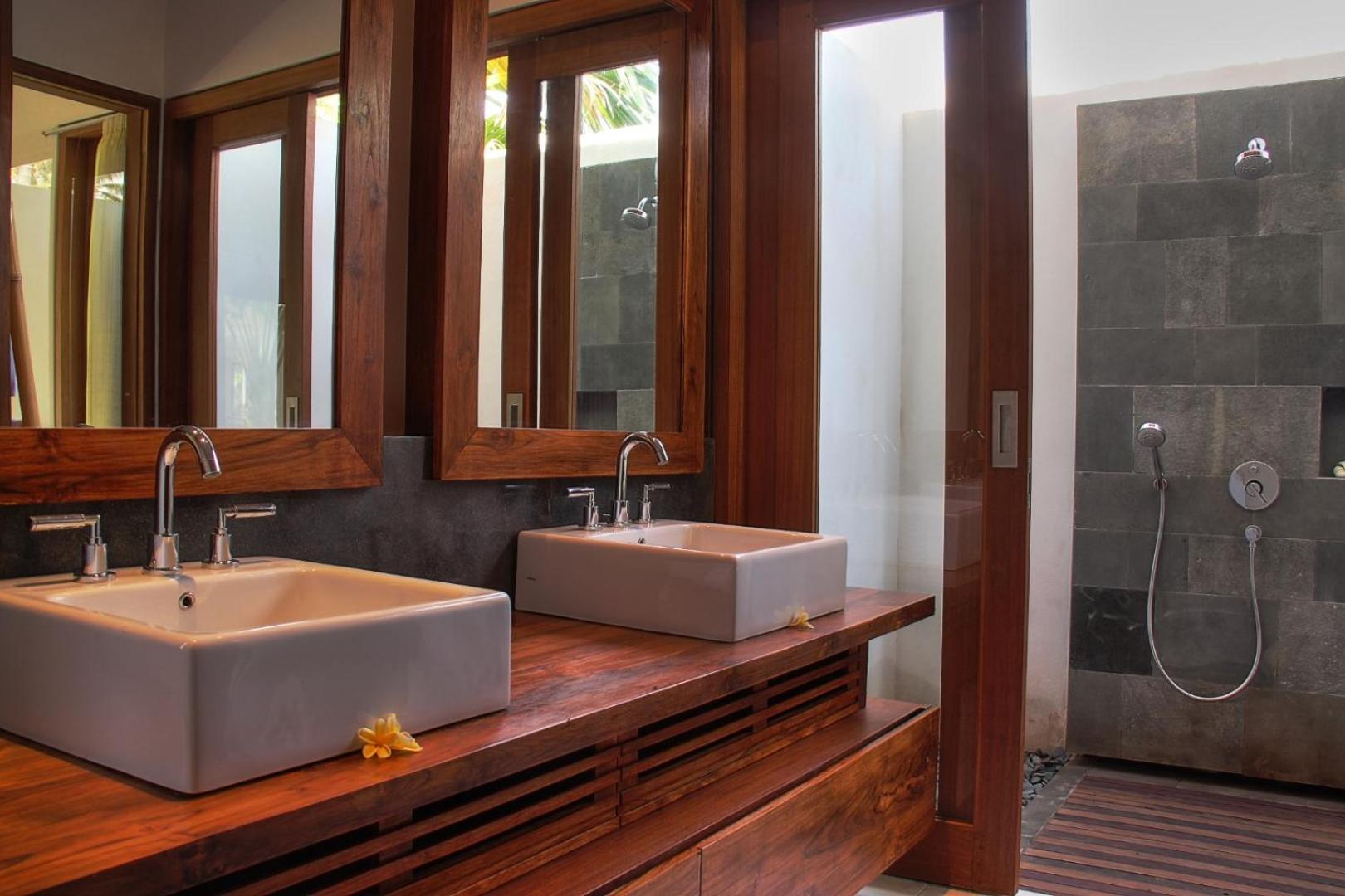 Three-Bedroom Villa - Photo 28