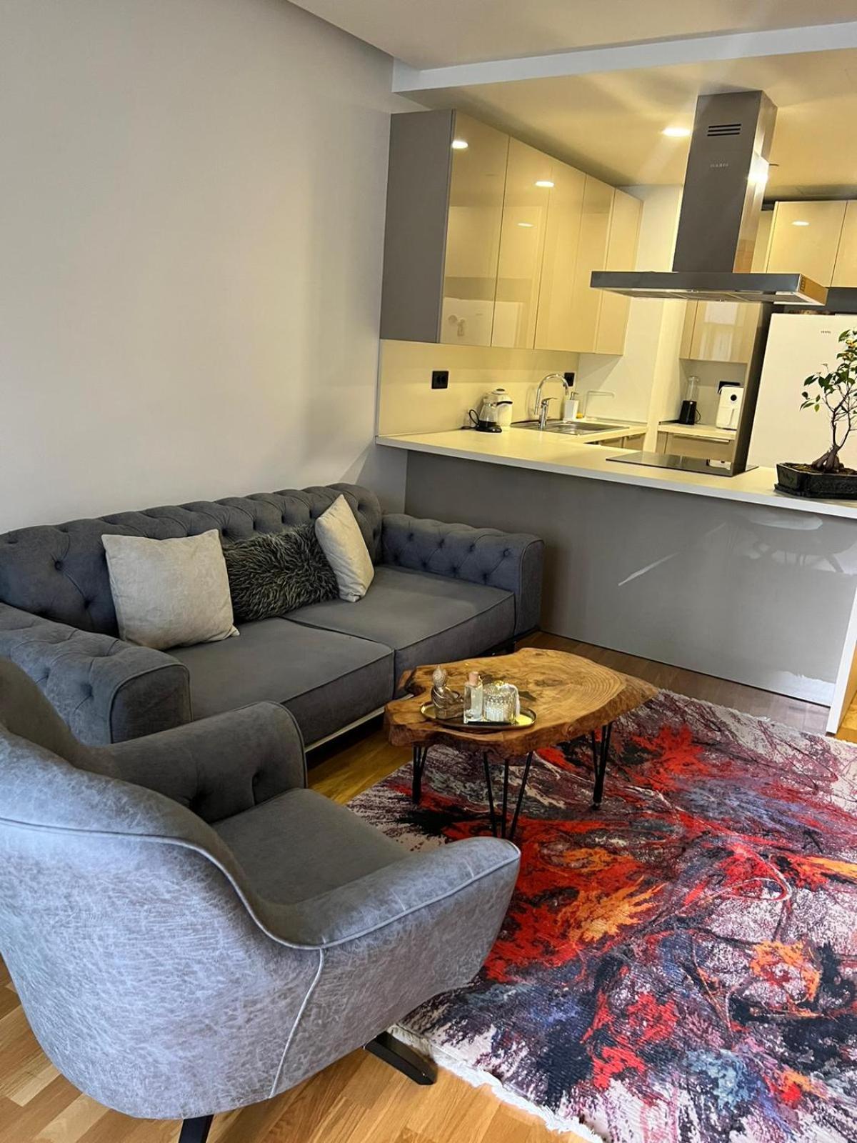 King Suite with Balcony photo 2