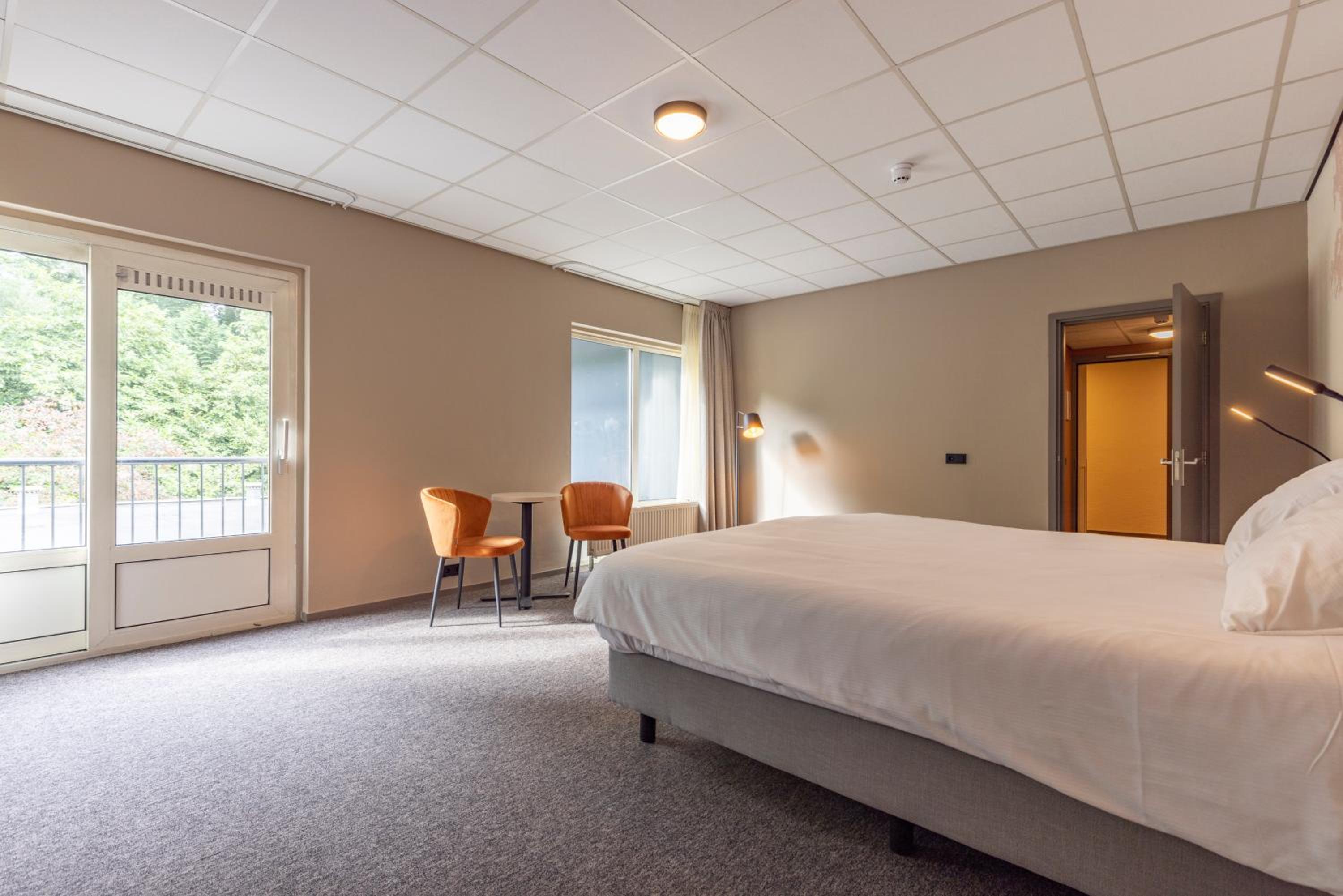 Spacious Standard Double Room photo 2