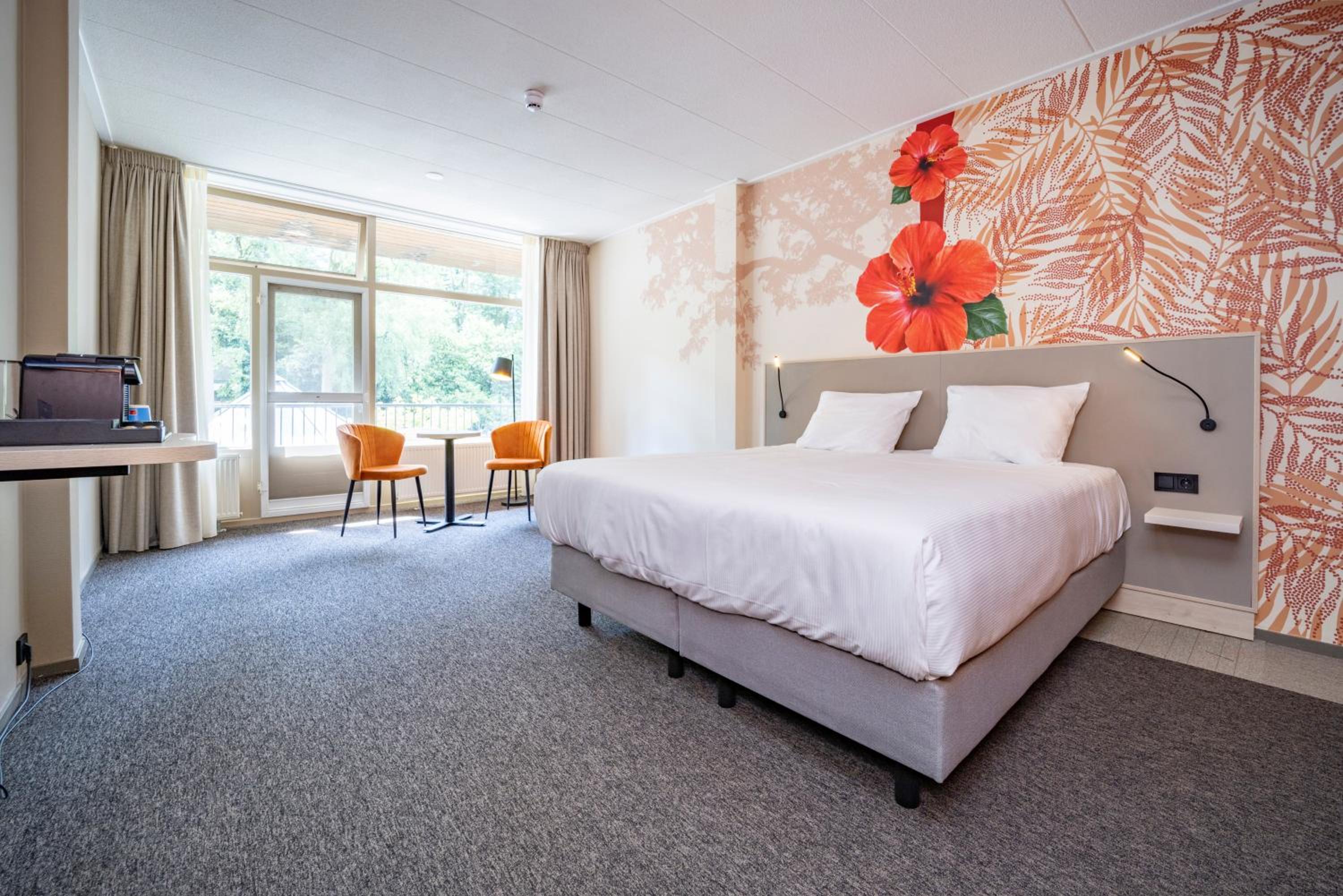 Spacious Standard Double Room with Balcony - Photo 6