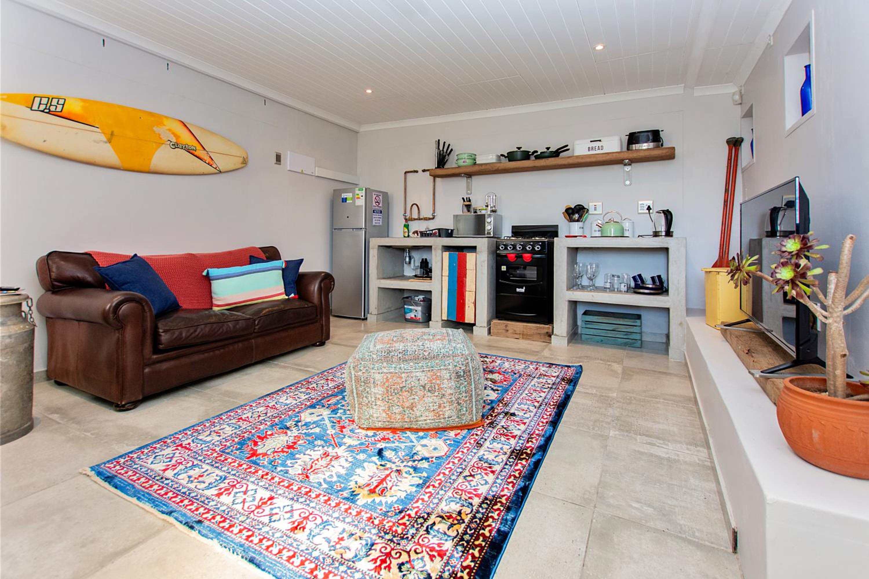 Studio Apartment photo 2