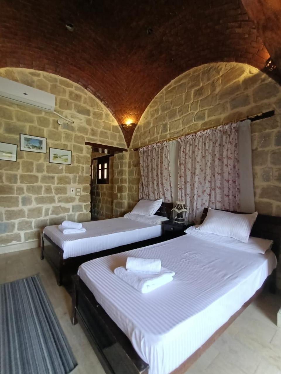 Deluxe Double Room with Side Sea View - Photo 1