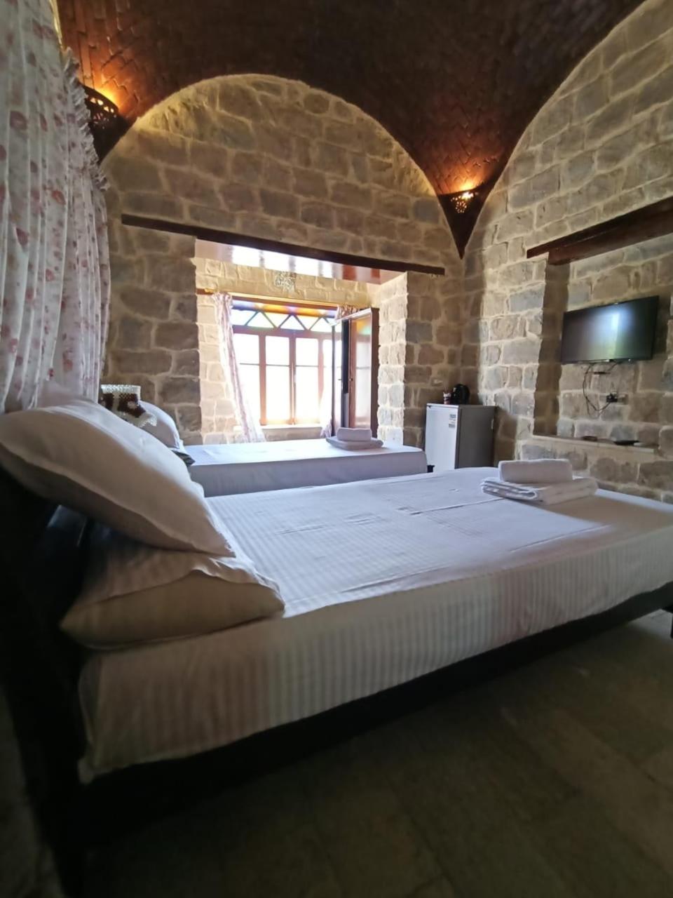 Deluxe Double Room with Side Sea View - Photo 2