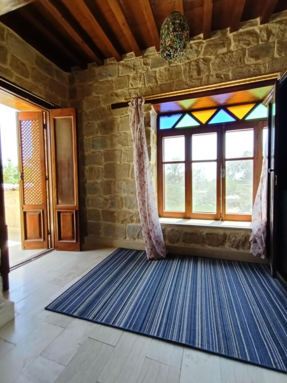 Deluxe Double Room with Side Sea View - Photo 4