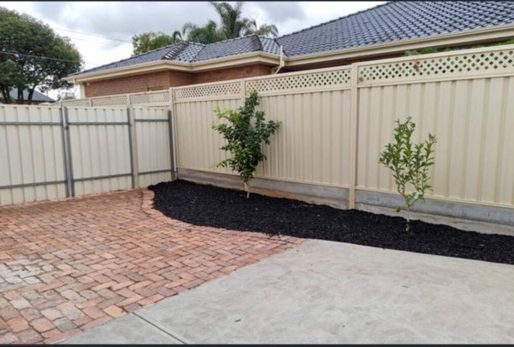 Three-Bedroom House photo 2