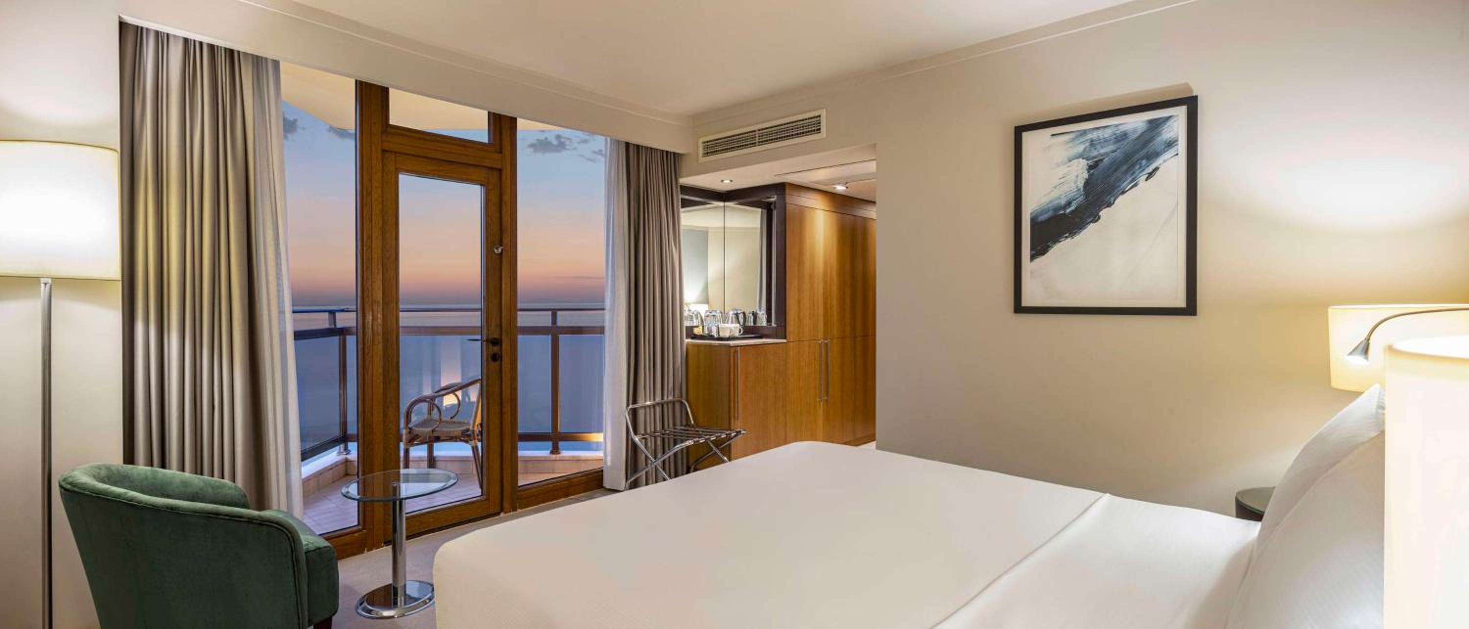 Deluxe Room with Panoramic Sea View