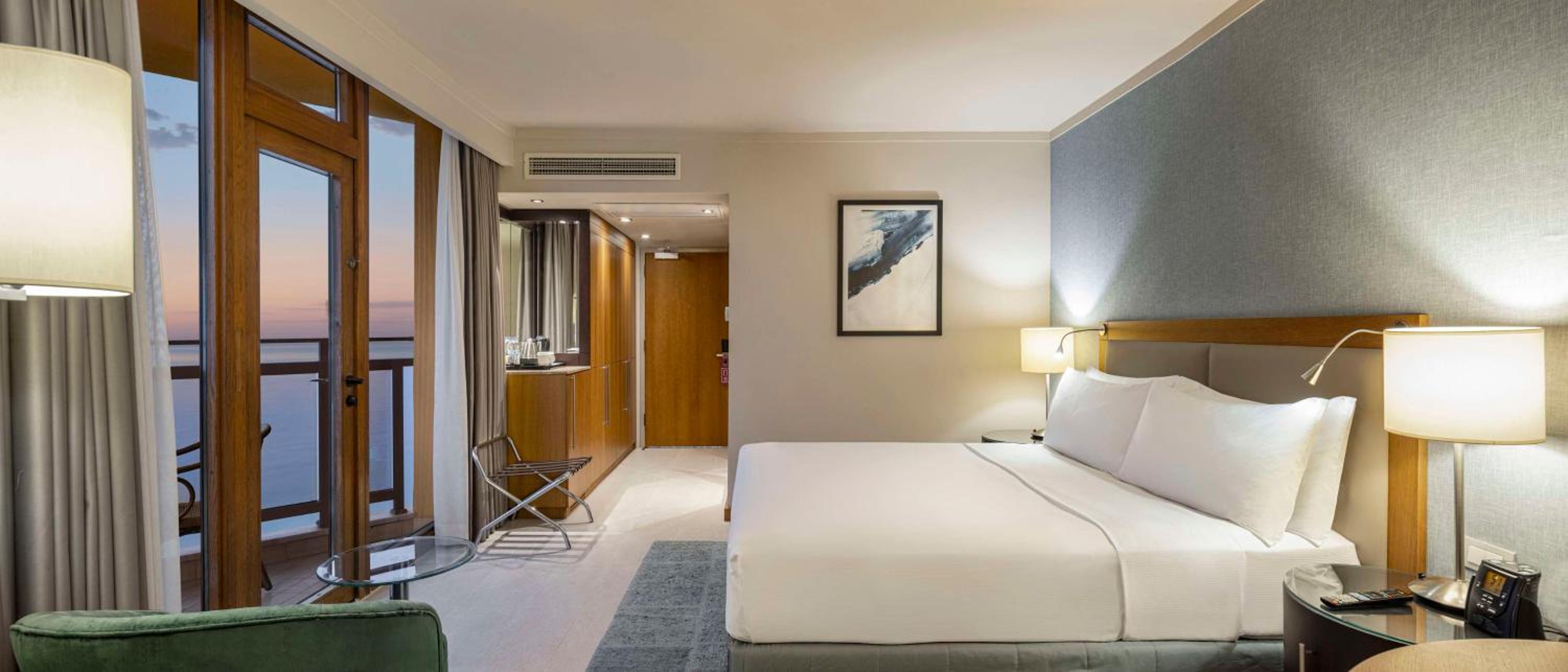 Deluxe Room with Panoramic Sea View