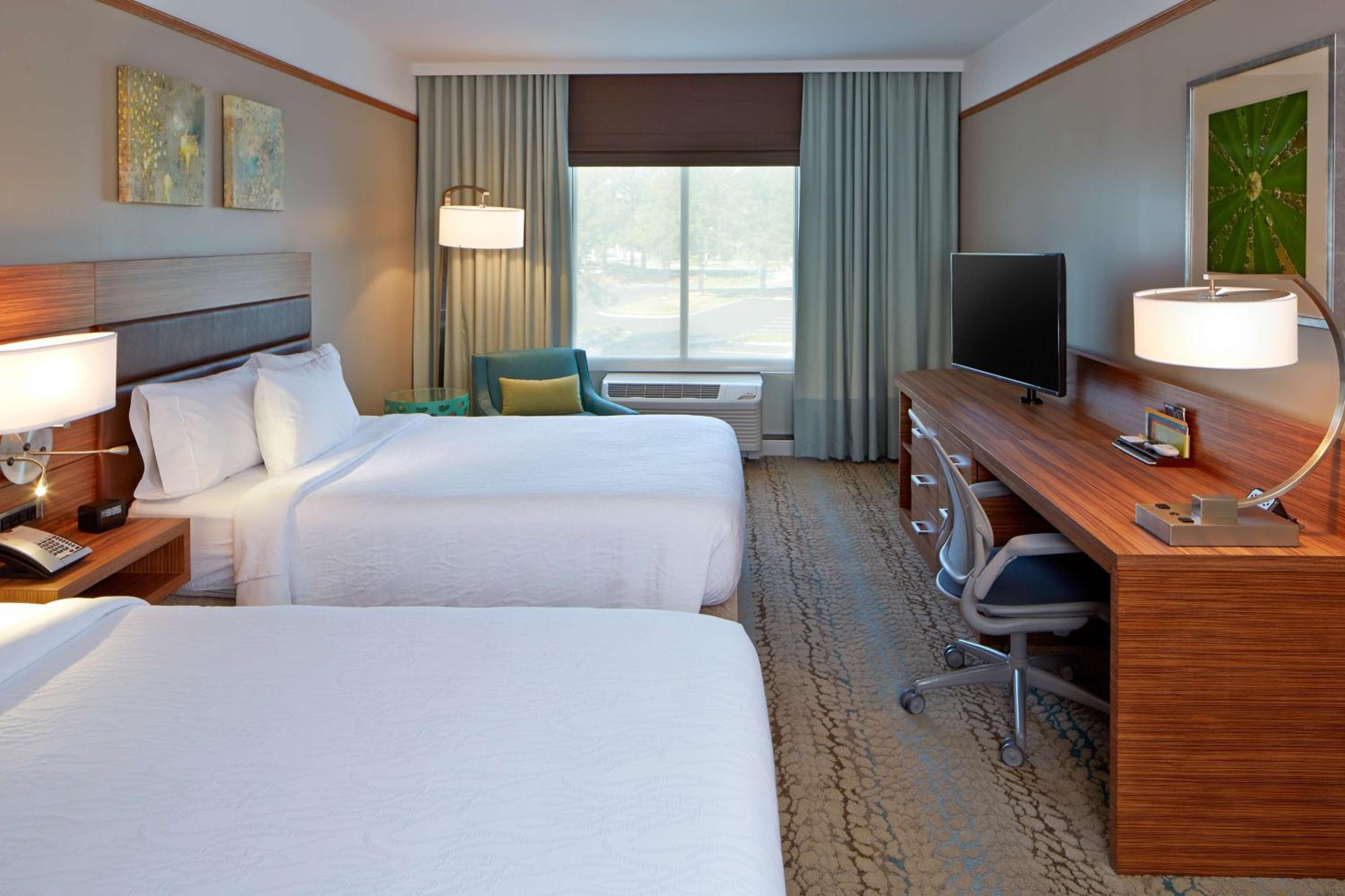 Queen Room with Two Queen Beds - Hearing Access photo 2