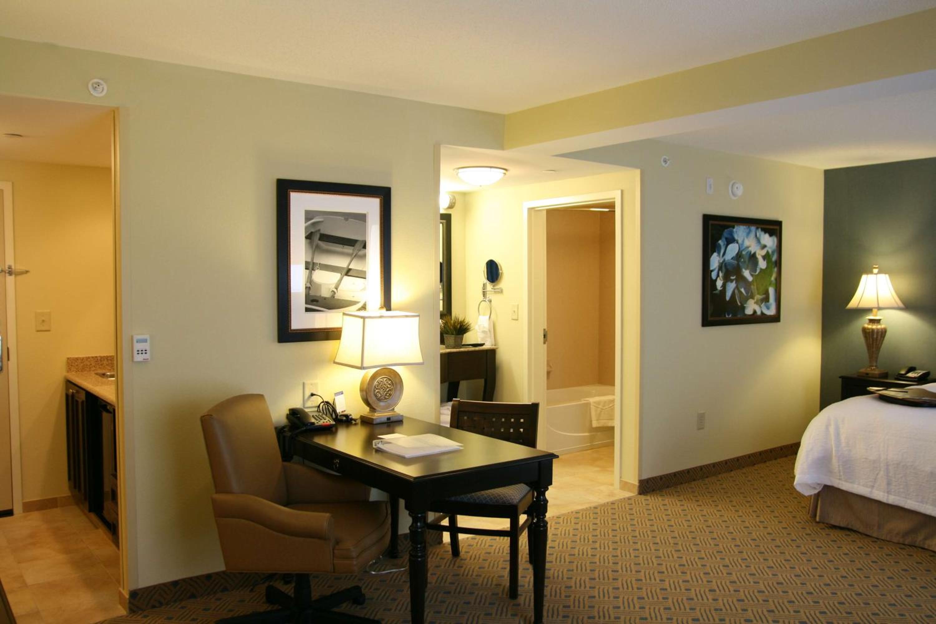 King Studio Suite - Non-Smoking - Photo 1