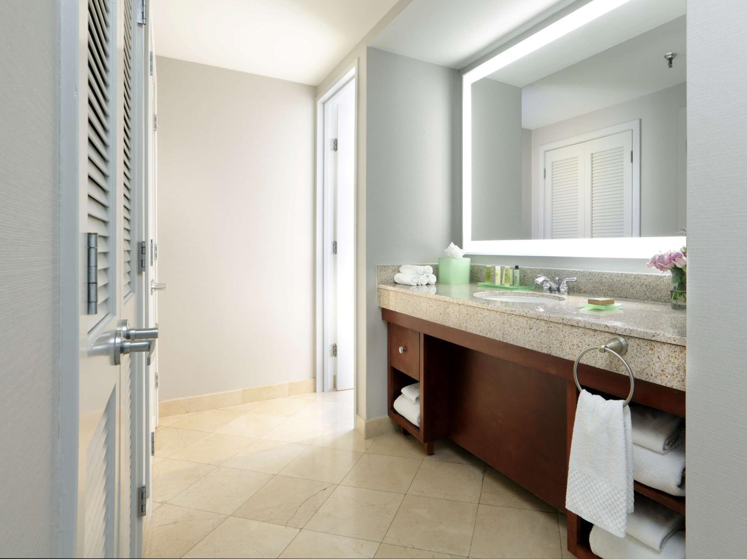 King Room with Spa Bath photo 3