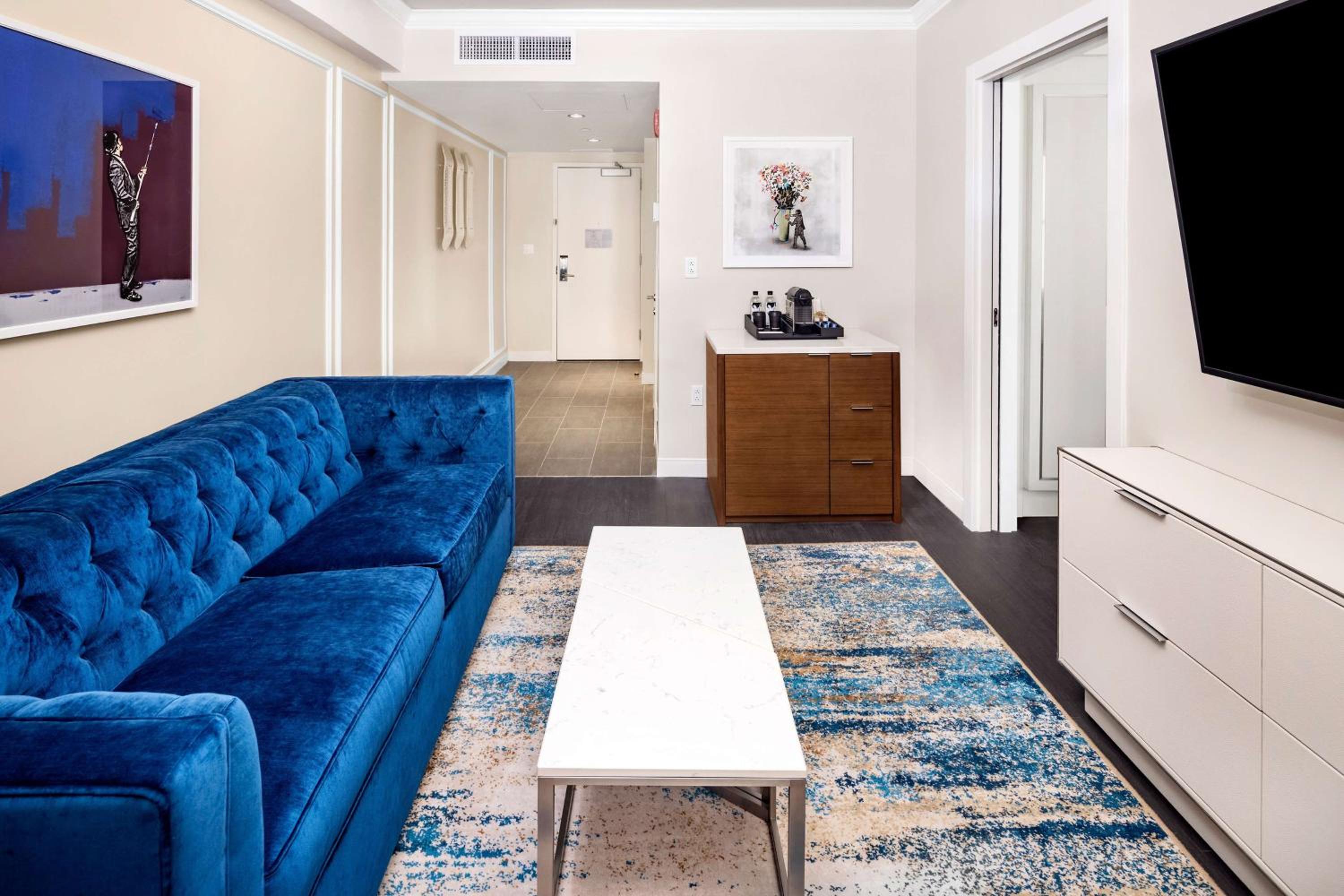 One-Bedroom King Suite Premier with Sofa Bed