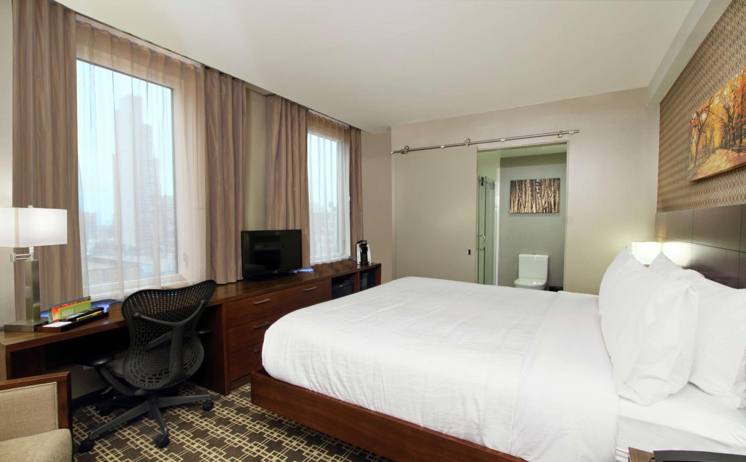 King Room with Mobility Accessible Tub