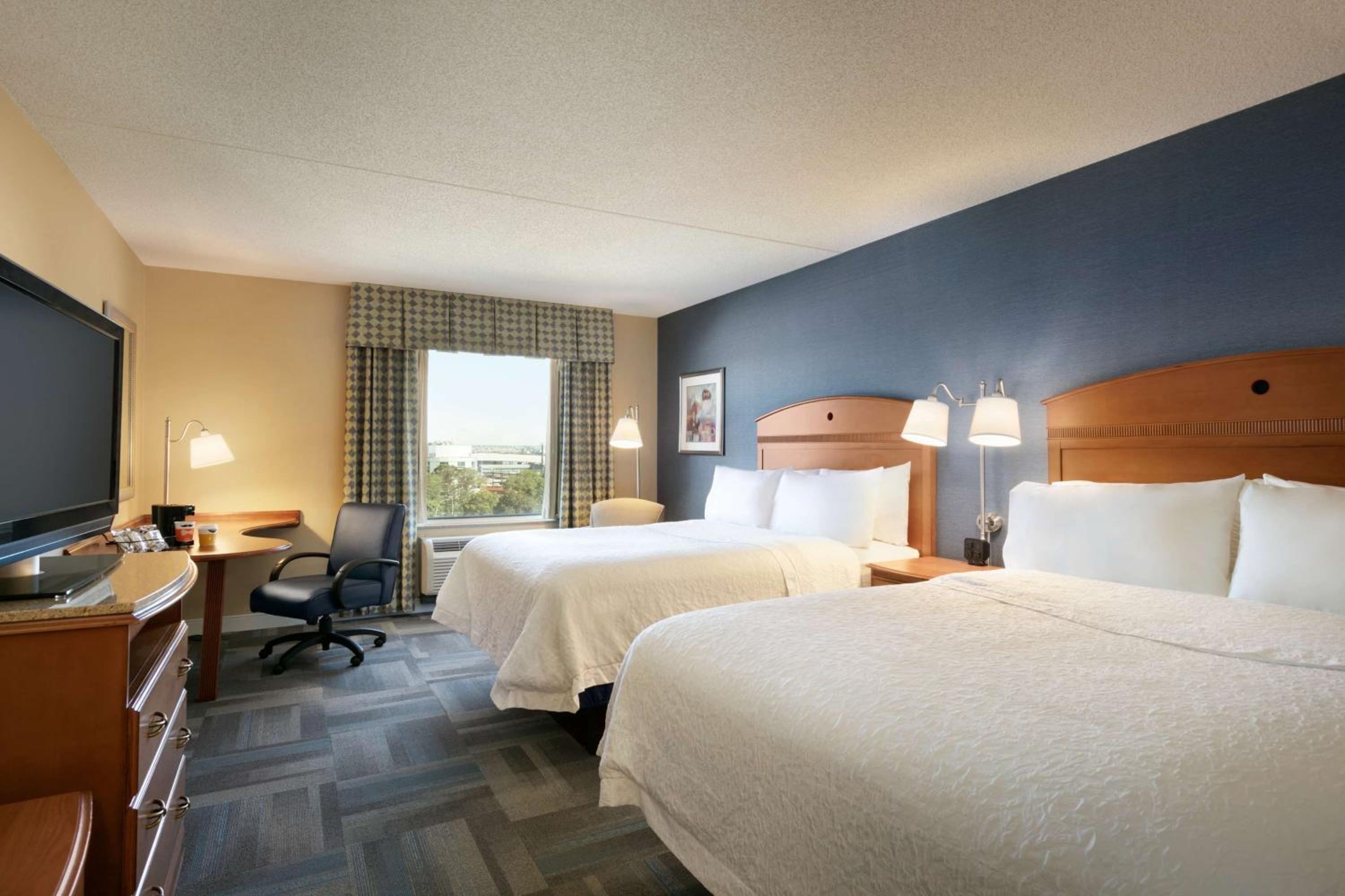 Room with Two Queen Beds - Non-Smoking - Photo 1