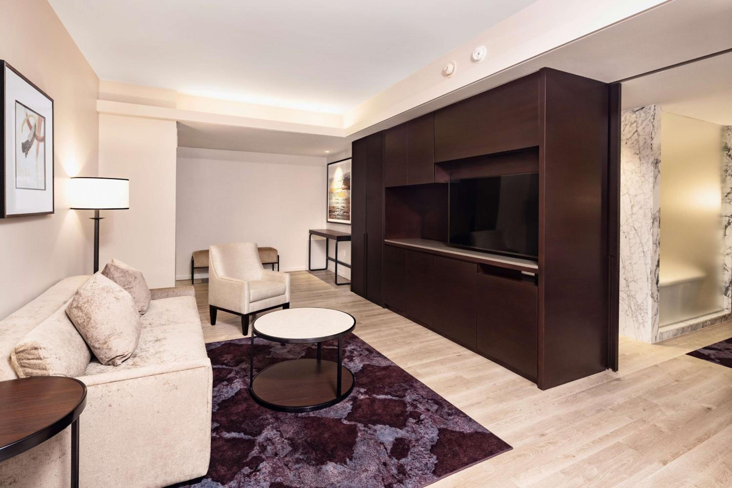 King Plus Suite with Sofa Bed