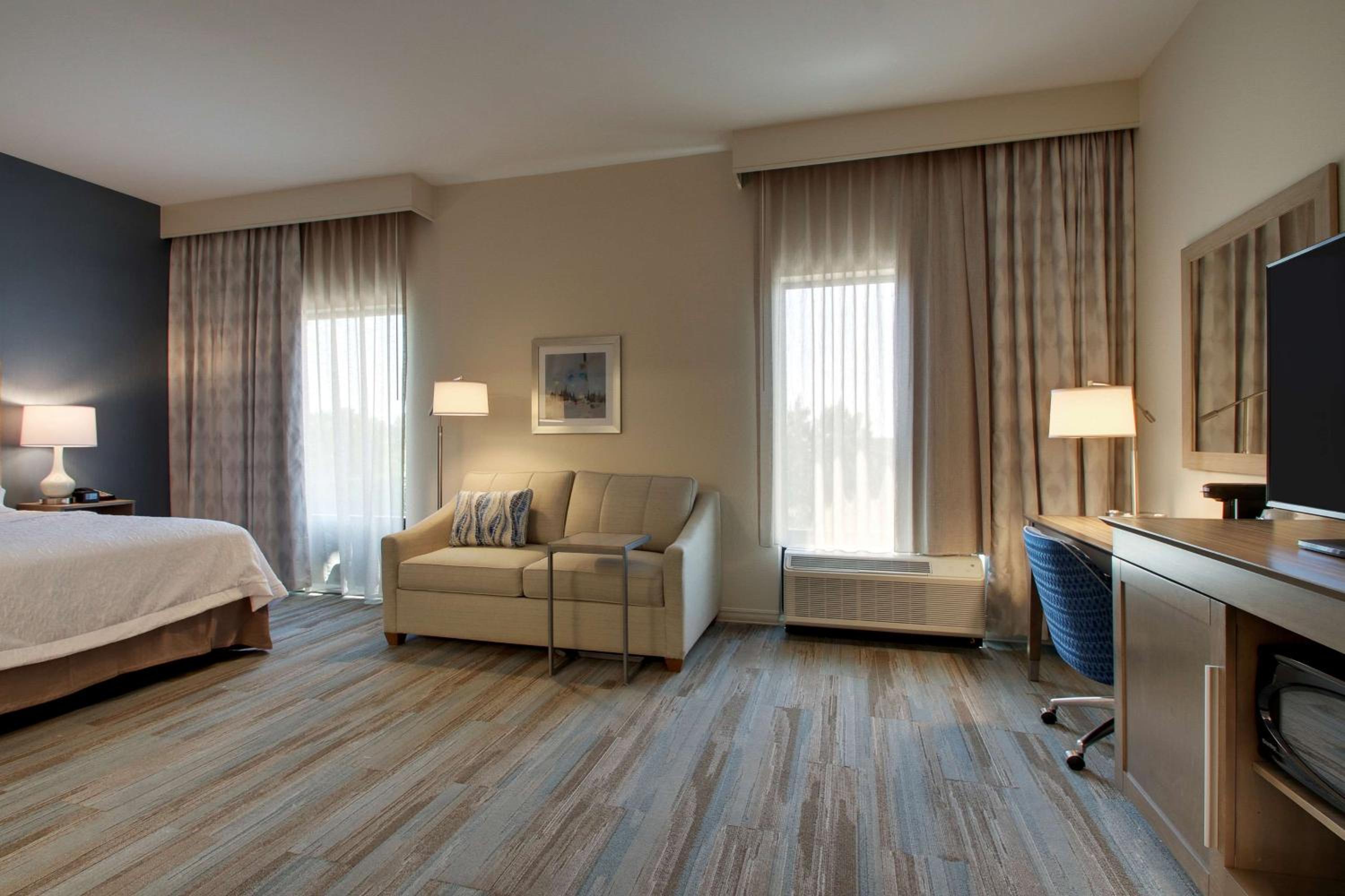 King Room with Roll-In Shower - Mobility/Hearing Accessible/Non-Smoking photo 2