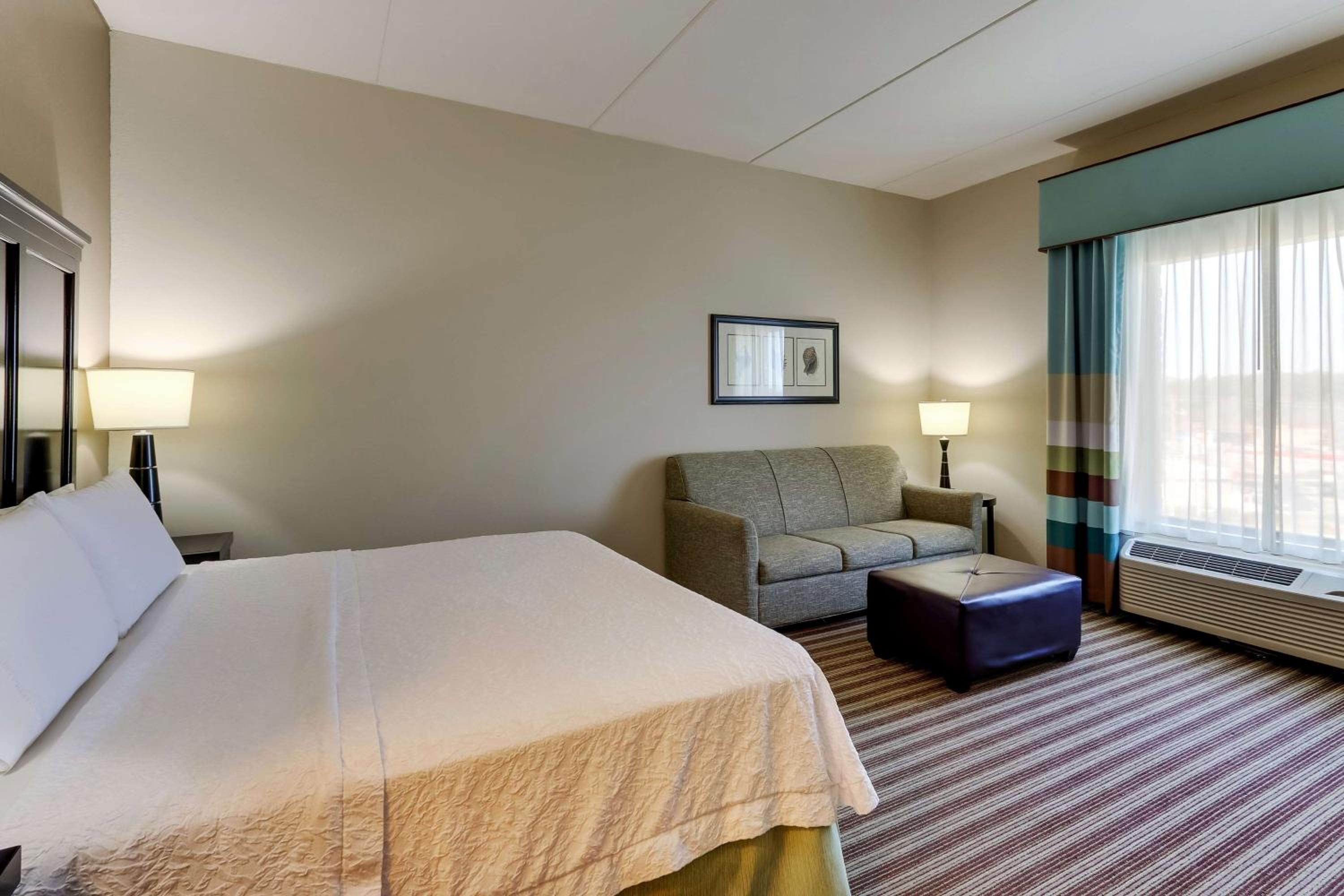 King Room with Sofa Bed - Non-Smoking - Photo 1