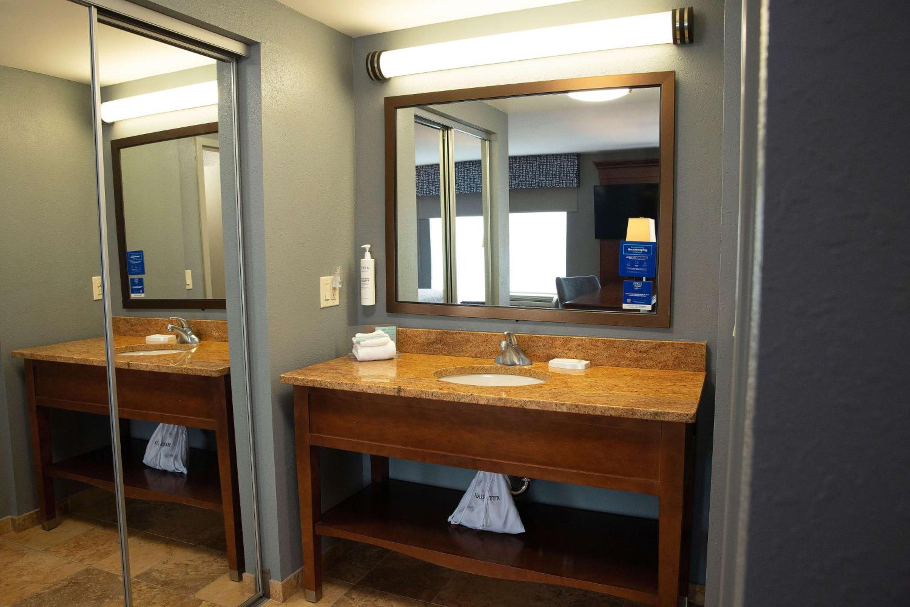 King Studio Suite - Non-Smoking photo 2