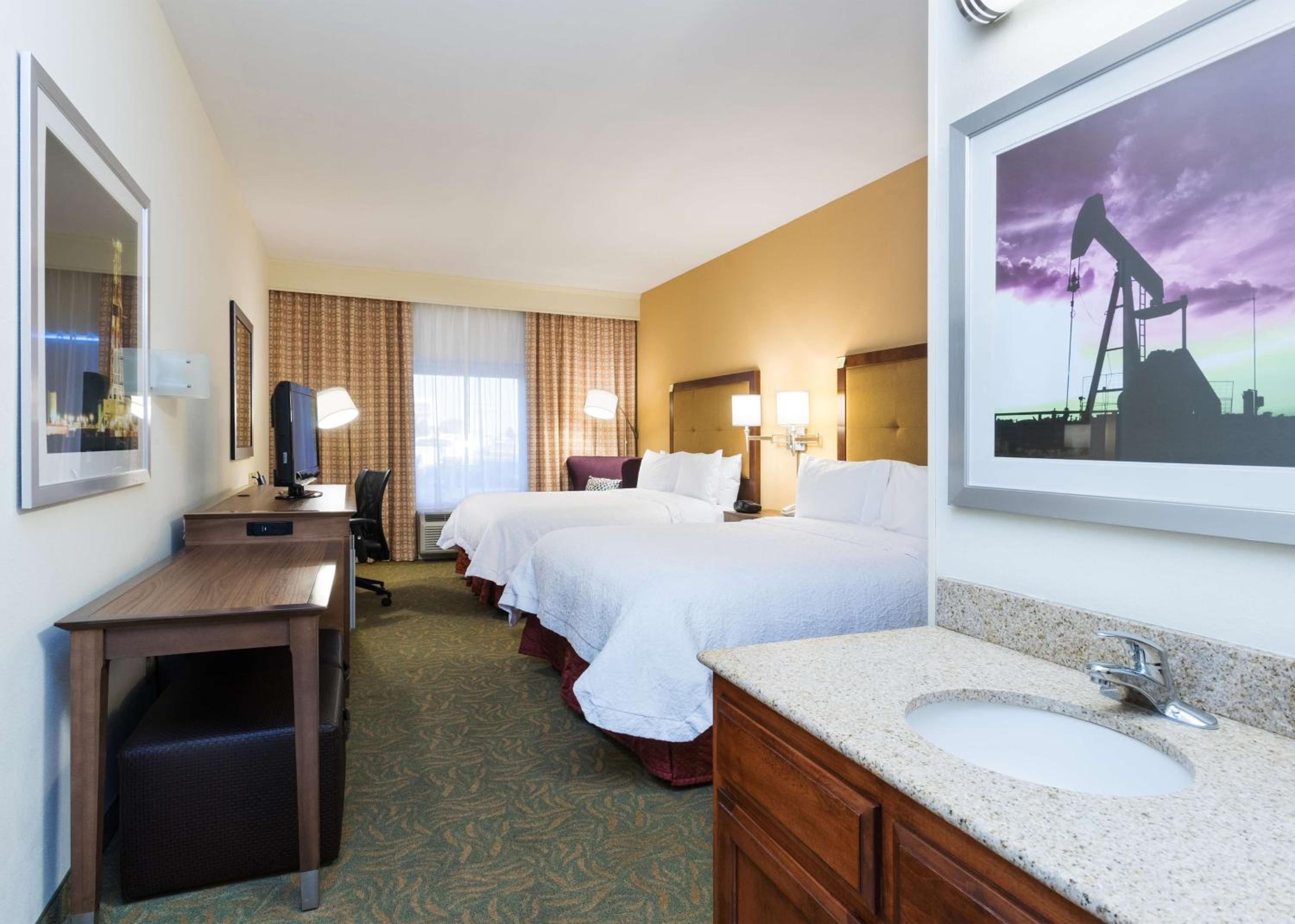Queen Room with Two Queen Beds - Photo 1