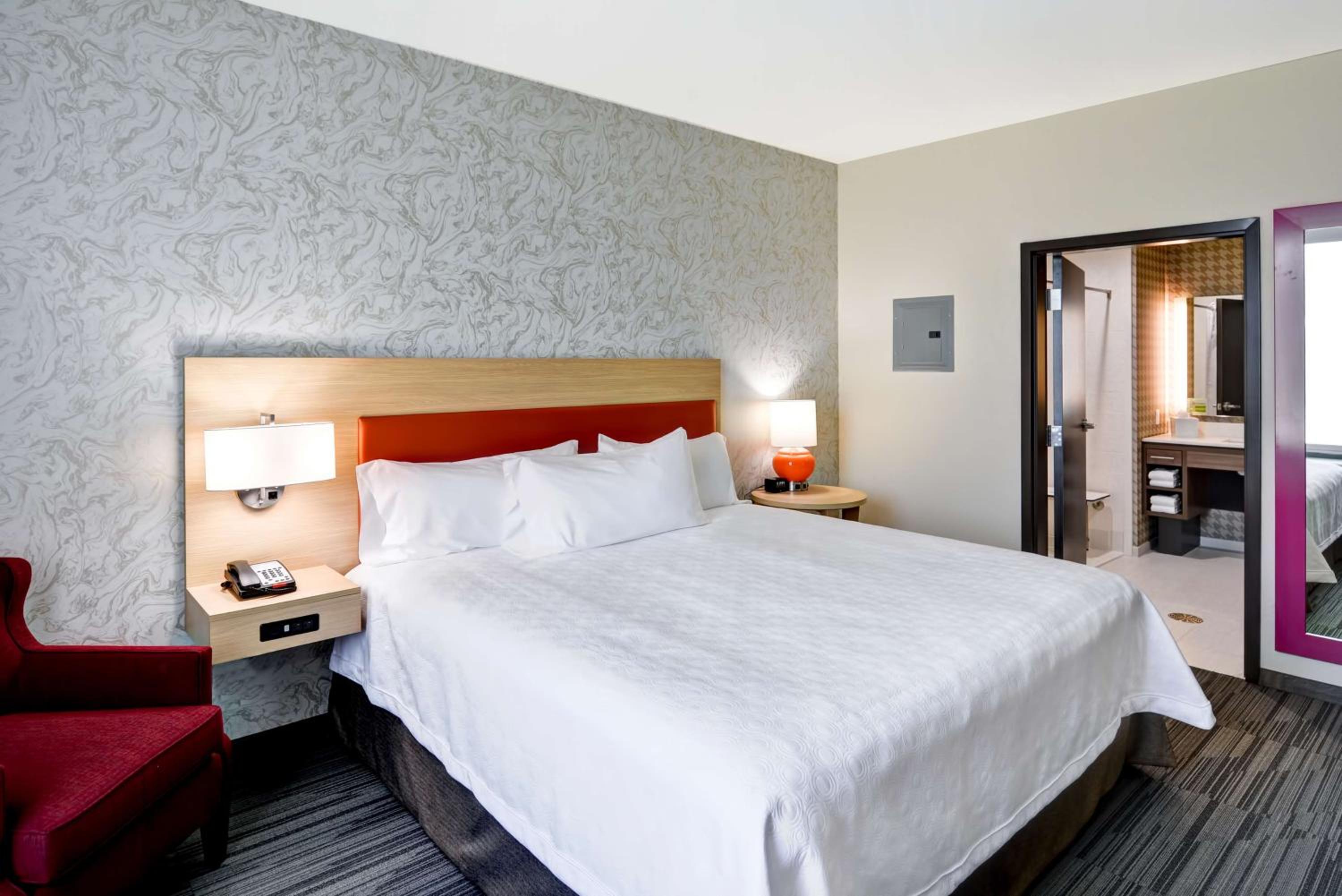 One-Bedroom King Suite - Non-Smoking