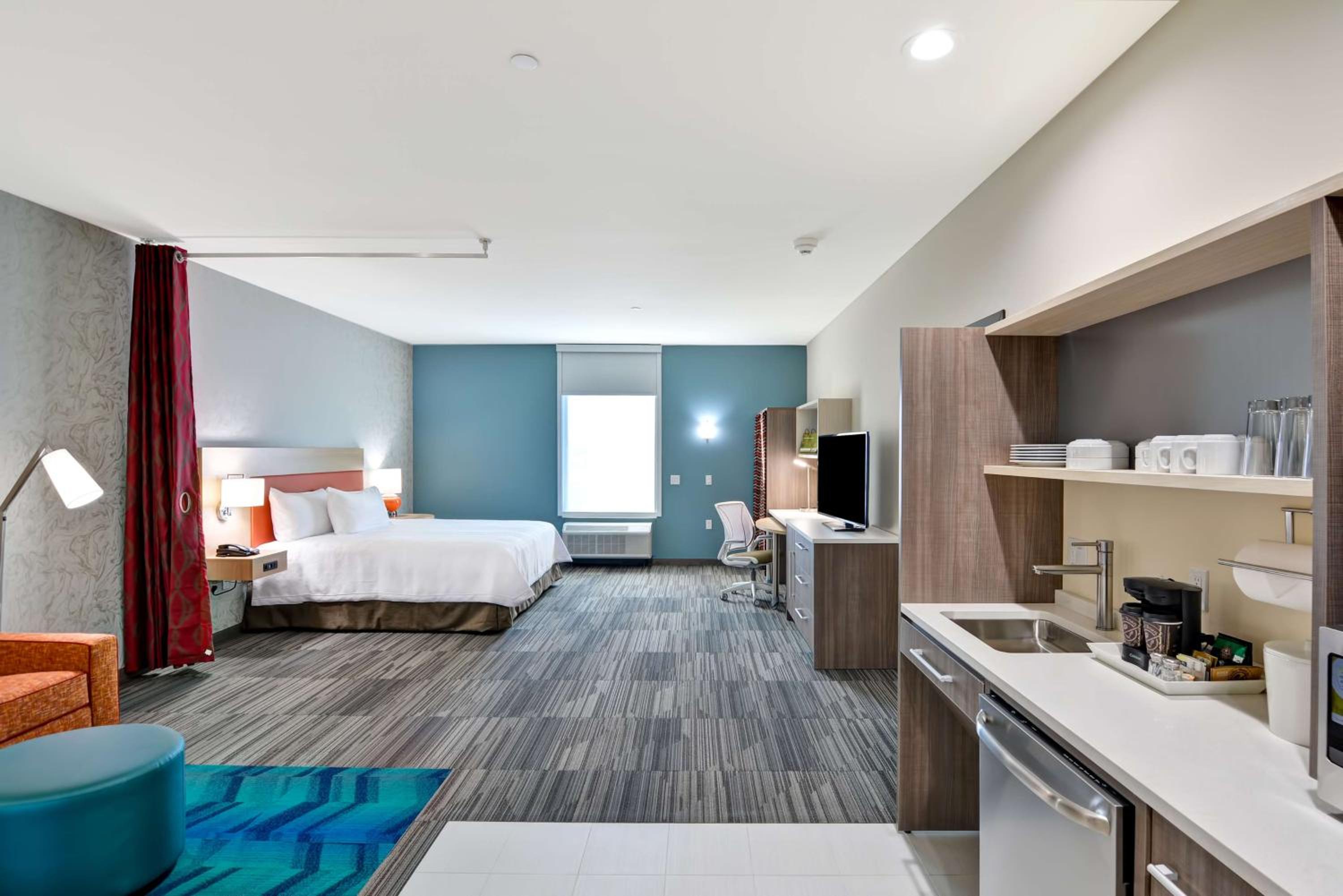 King Studio Suite - Mobility Access/Non-Smoking photo 3