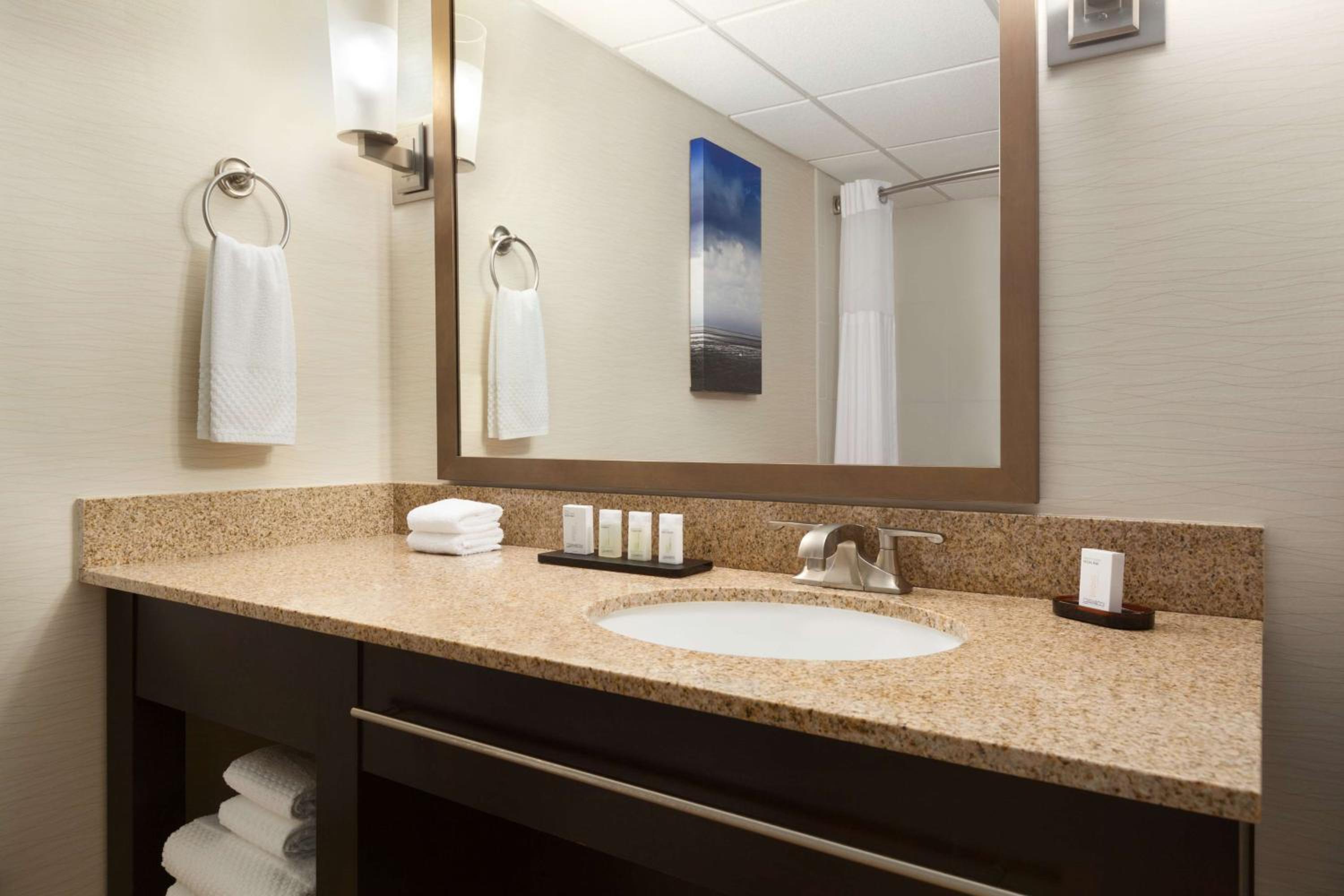 King Room - Mobility Access/Non-Smoking photo 3