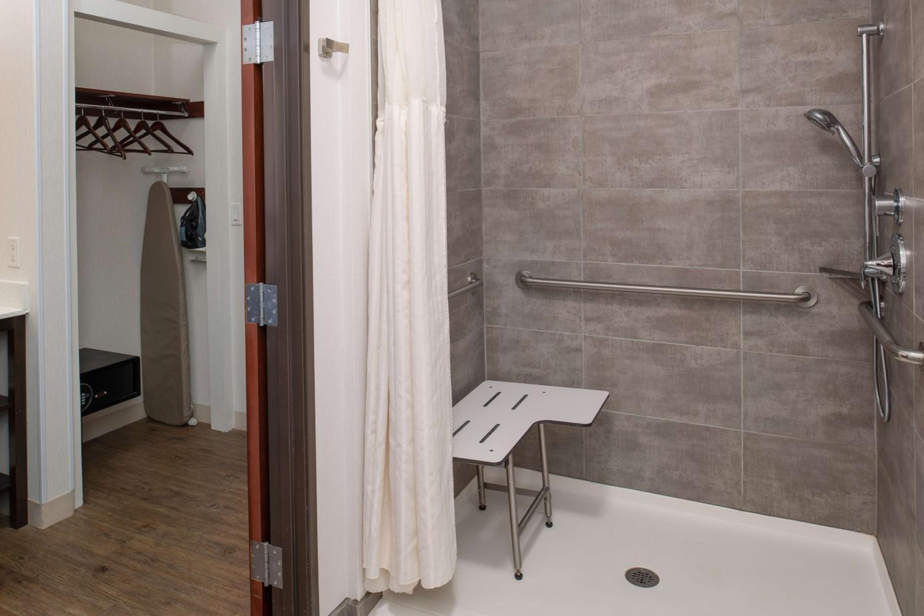 King Room with Roll-In Shower - Mobility/Hearing Accessible photo 2