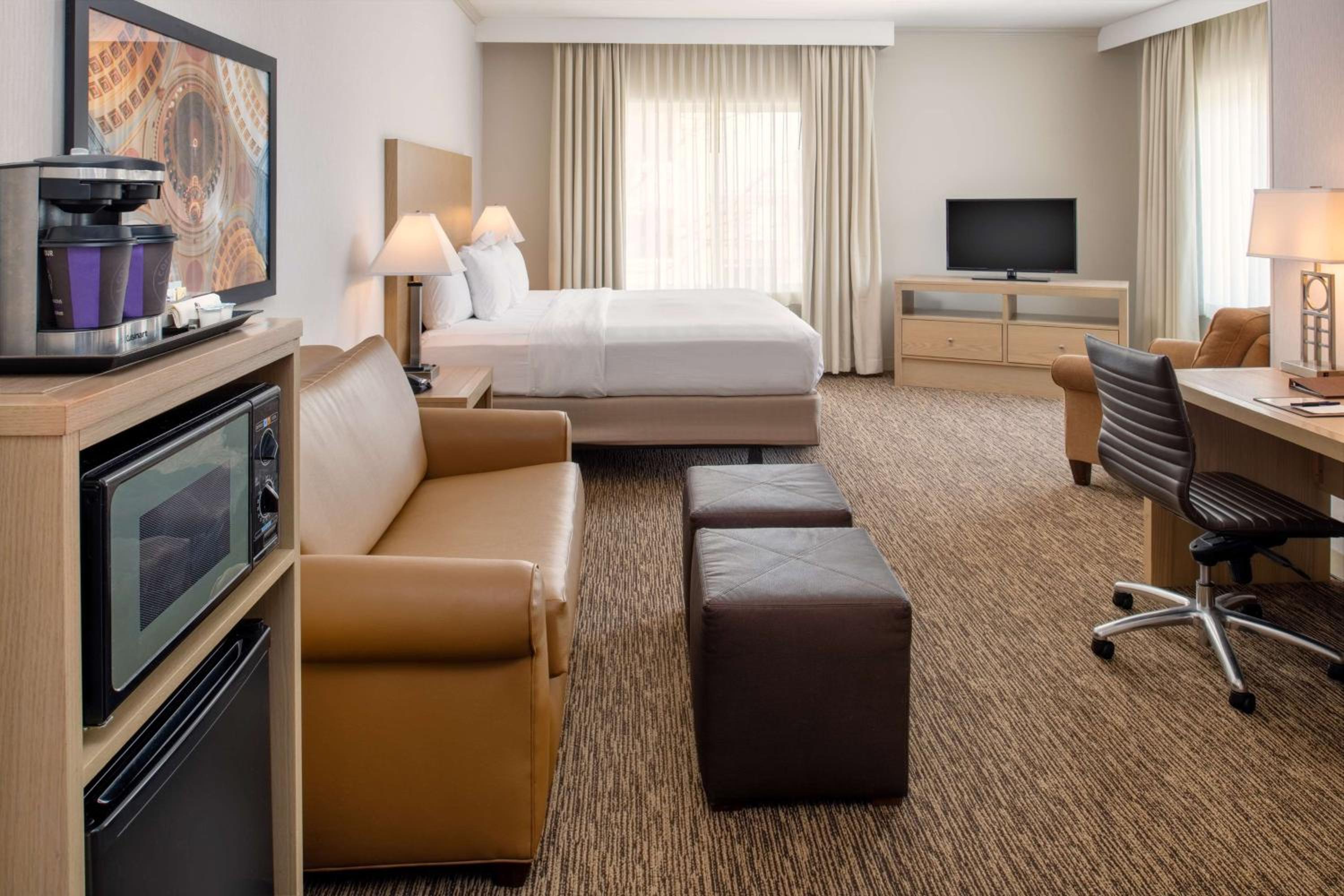 King Room with Accessible Tub - Mobility and Hearing Access photo 1