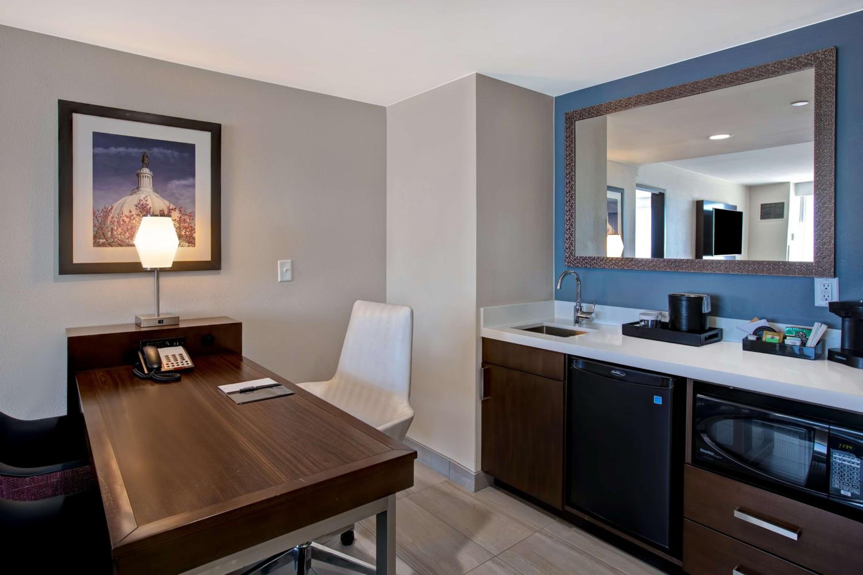 Two-Room King Suite - Photo 10