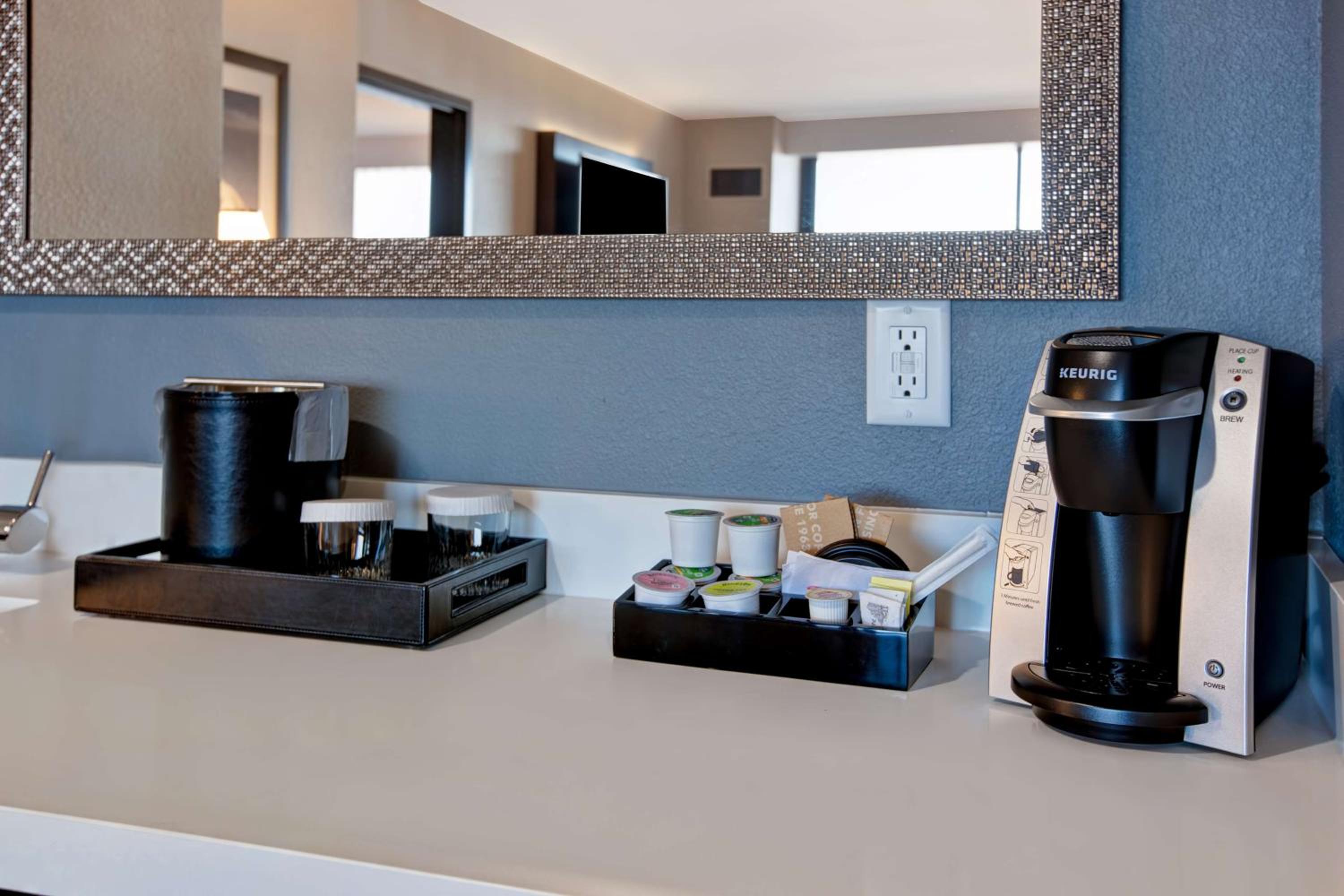 Two-Room King Suite - Photo 9