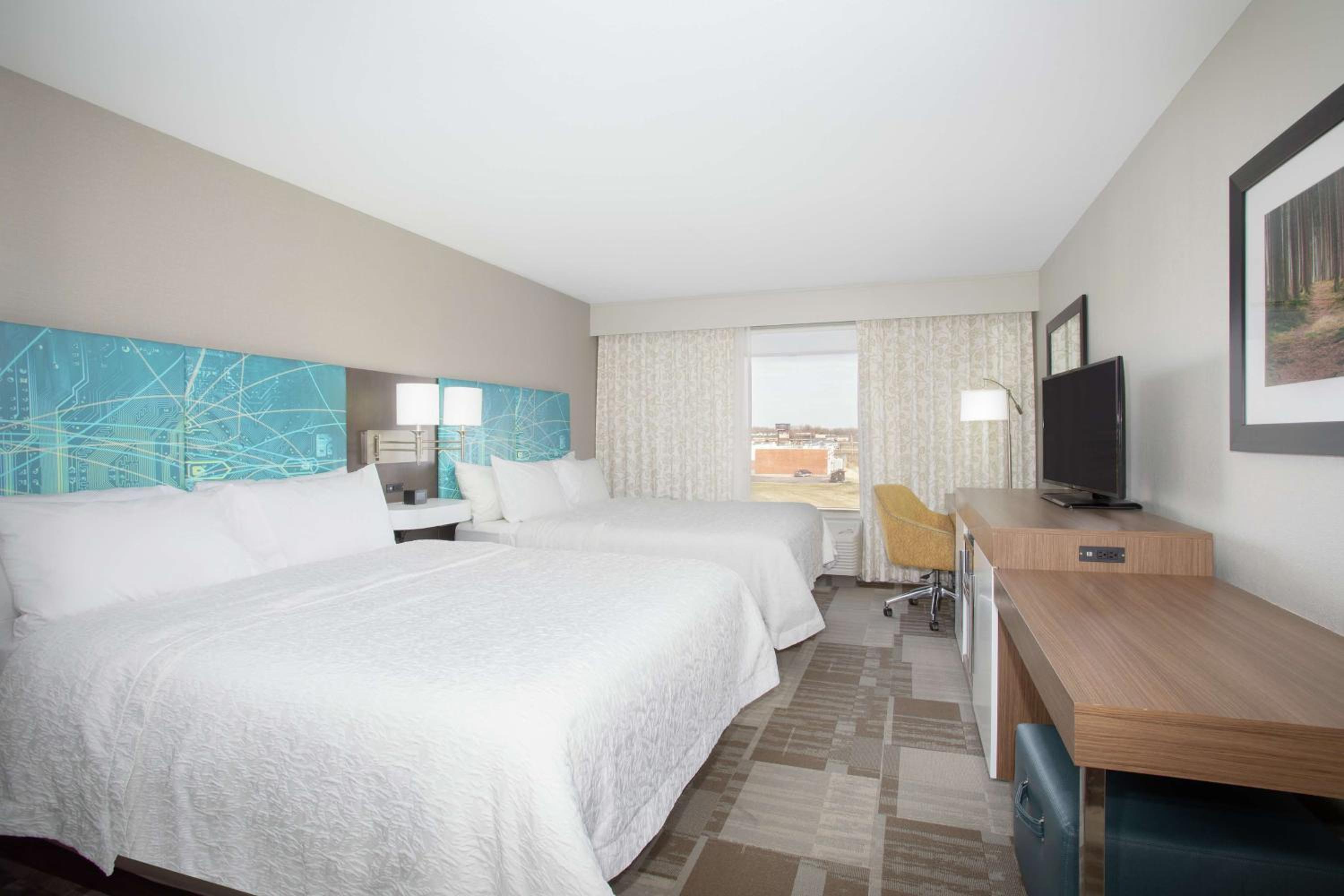 Room with Two Queen Beds - Non-Smoking - Photo 1