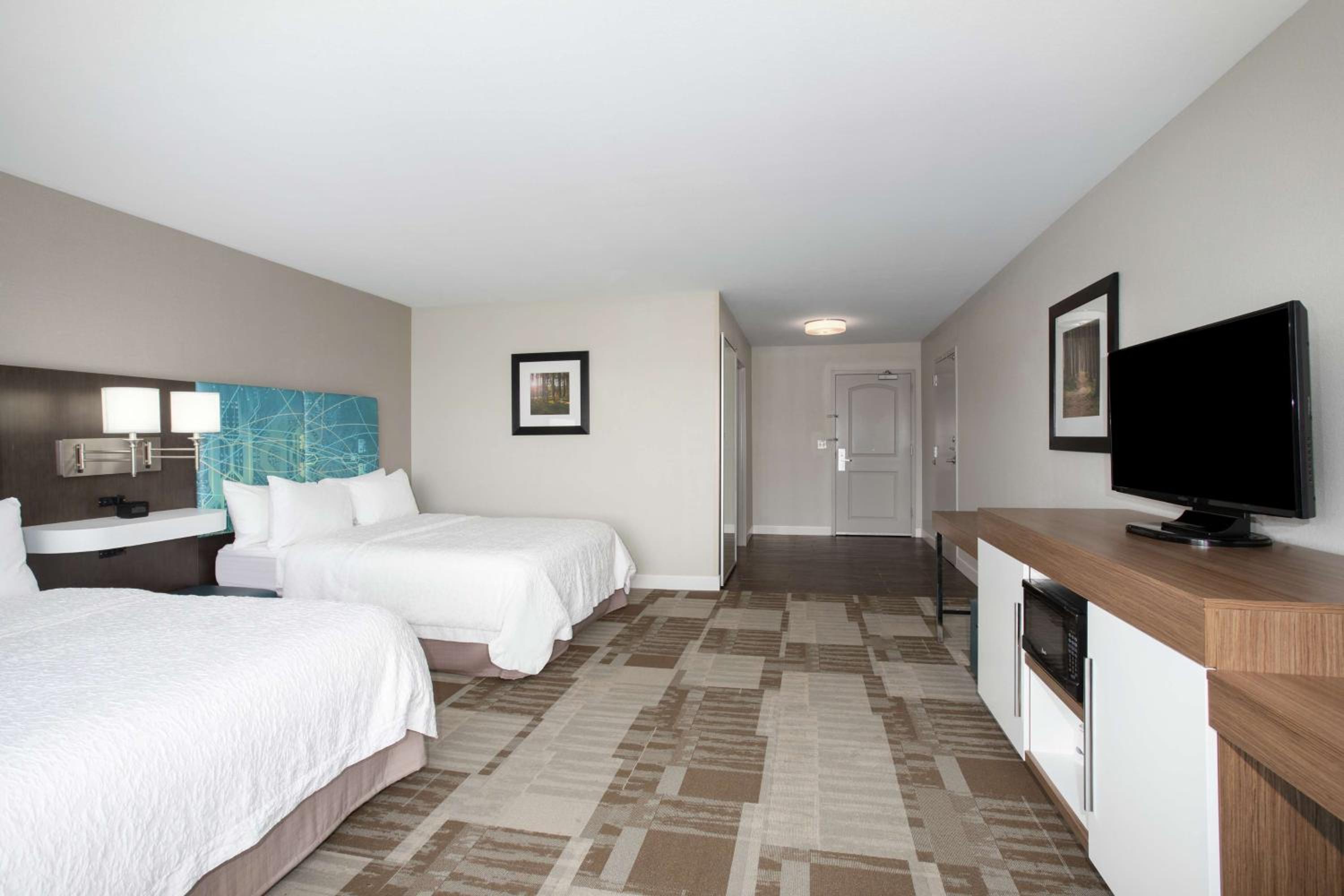 Queen Room with Two Queen Beds - Mobility and Hearing Access/Non-Smoking - Photo 2