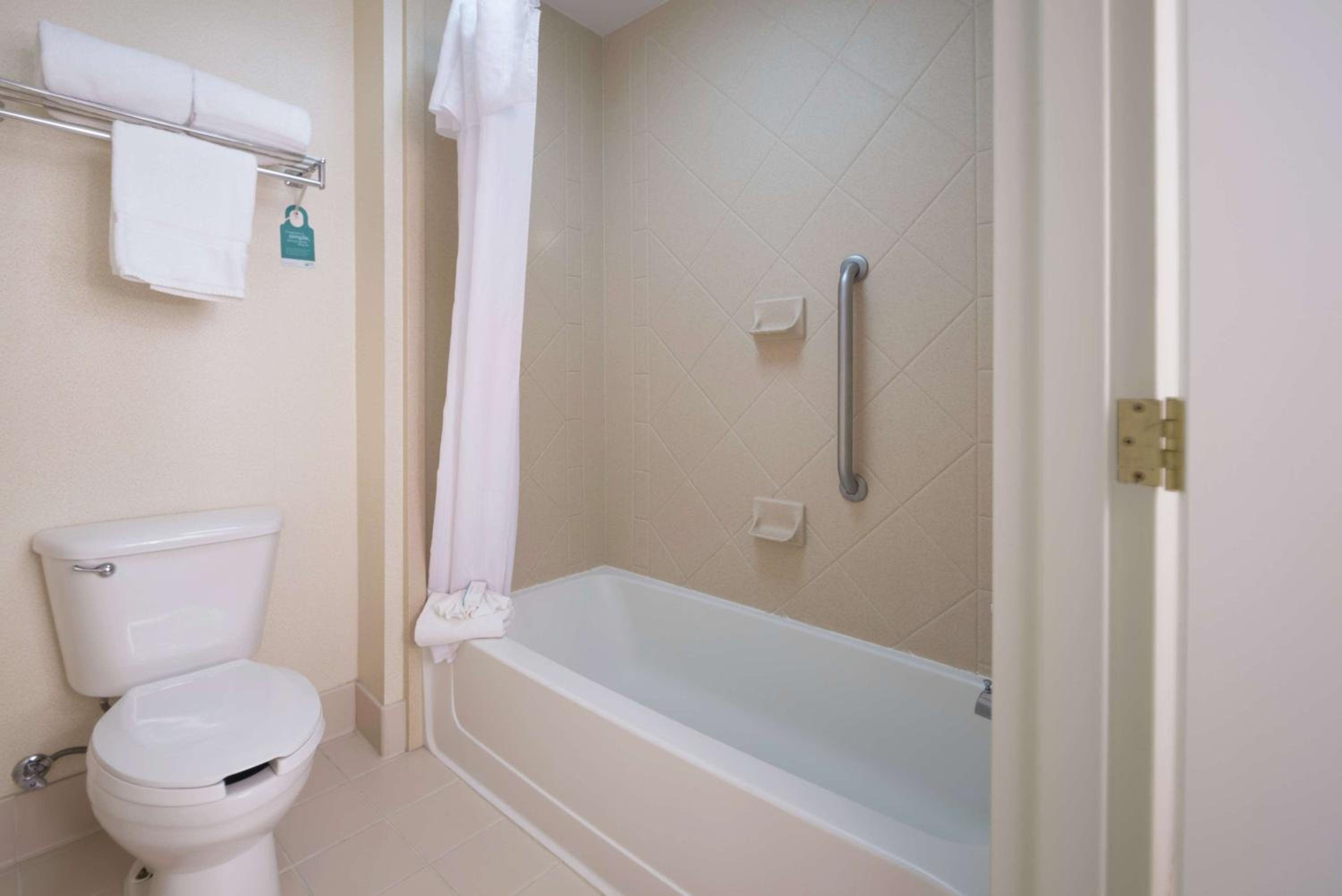One-Bedroom King Suite - Non-Smoking - Photo 5