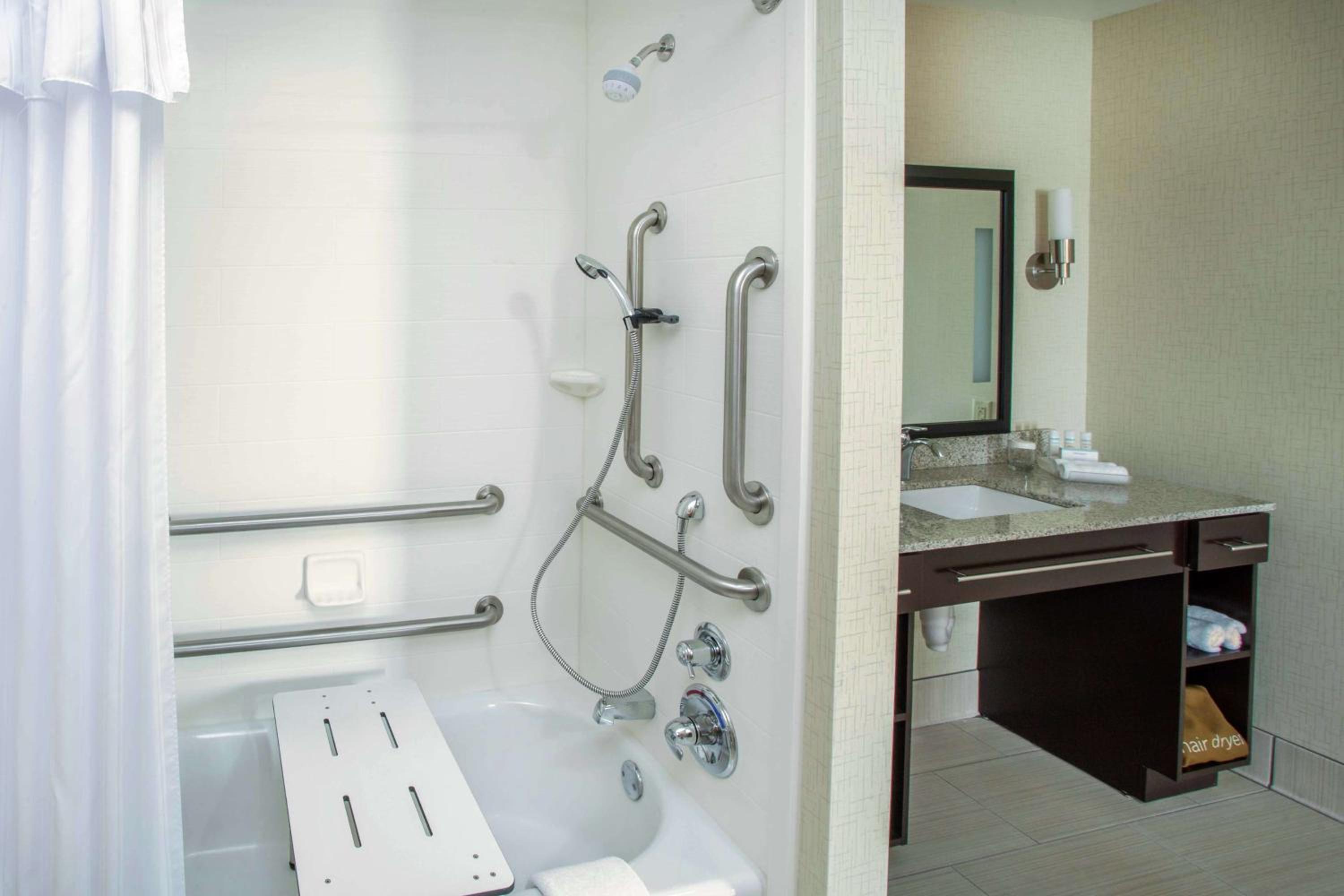 King Studio Suite - Mobility Access/Non-Smoking