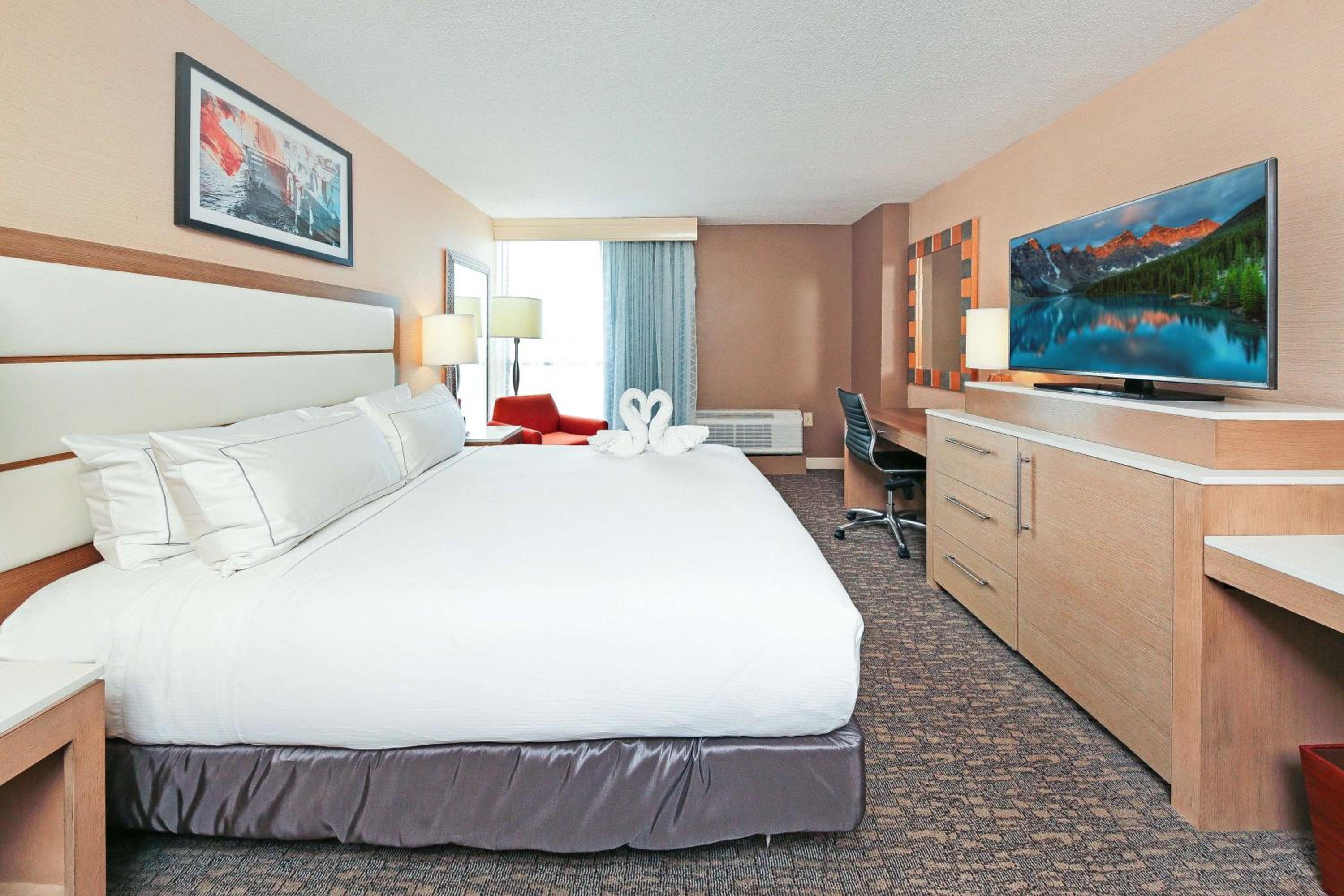 King Room - Non-Smoking - Photo 3